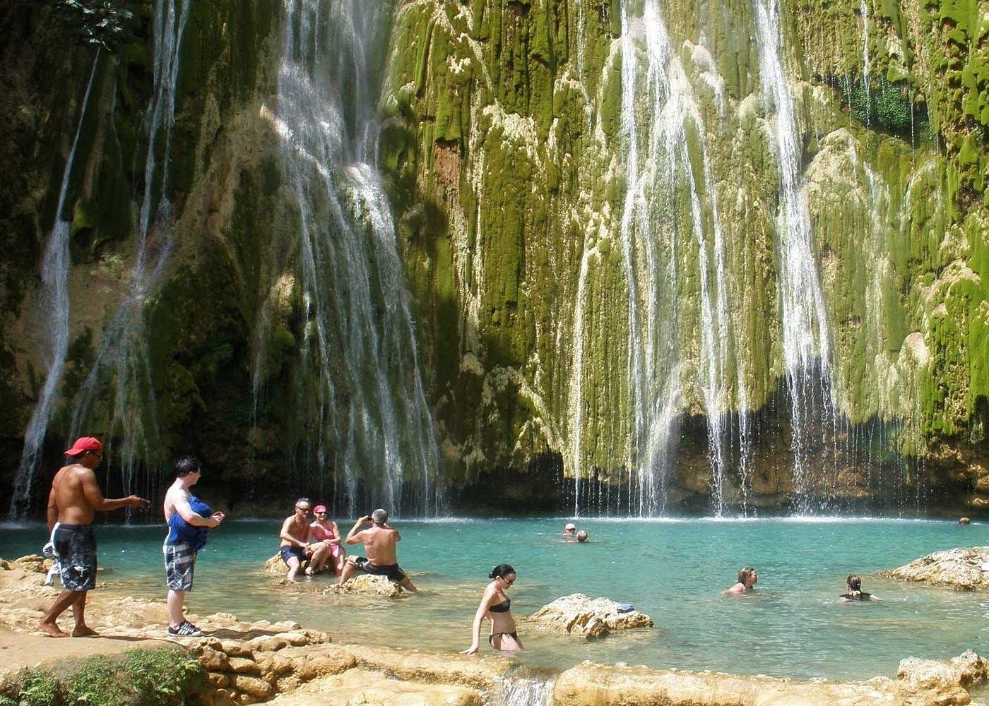 Excursión Observatorio de Ballenas y Salto El Limón