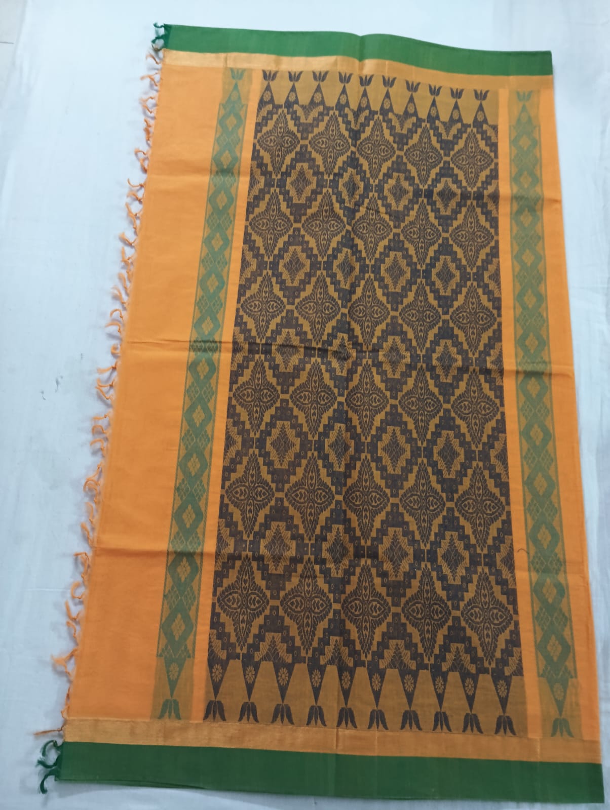 Yellow Buti Saree with Green Fancy Border & Rich Pallu (With Blouse Piece)