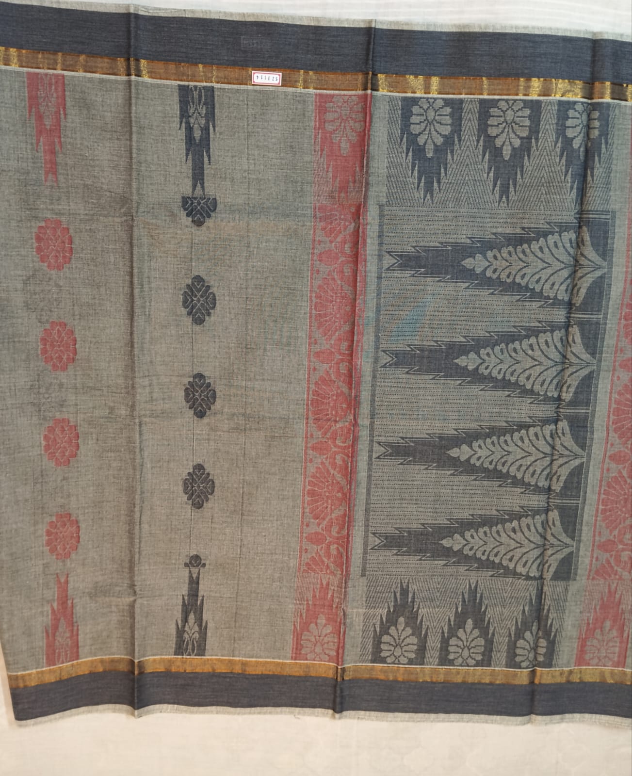 Grey Saree with Black Fancy Border & Rich Pallu (With Blouse Piece)