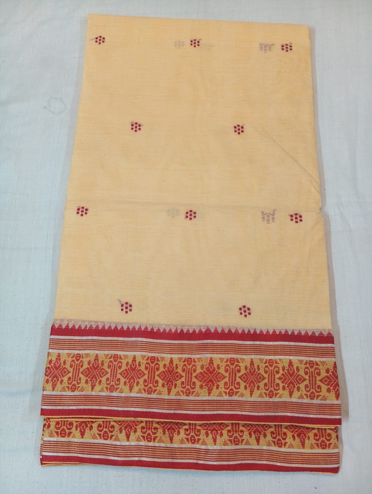 Cream Handloom Saree with Red Buti and Red Border
