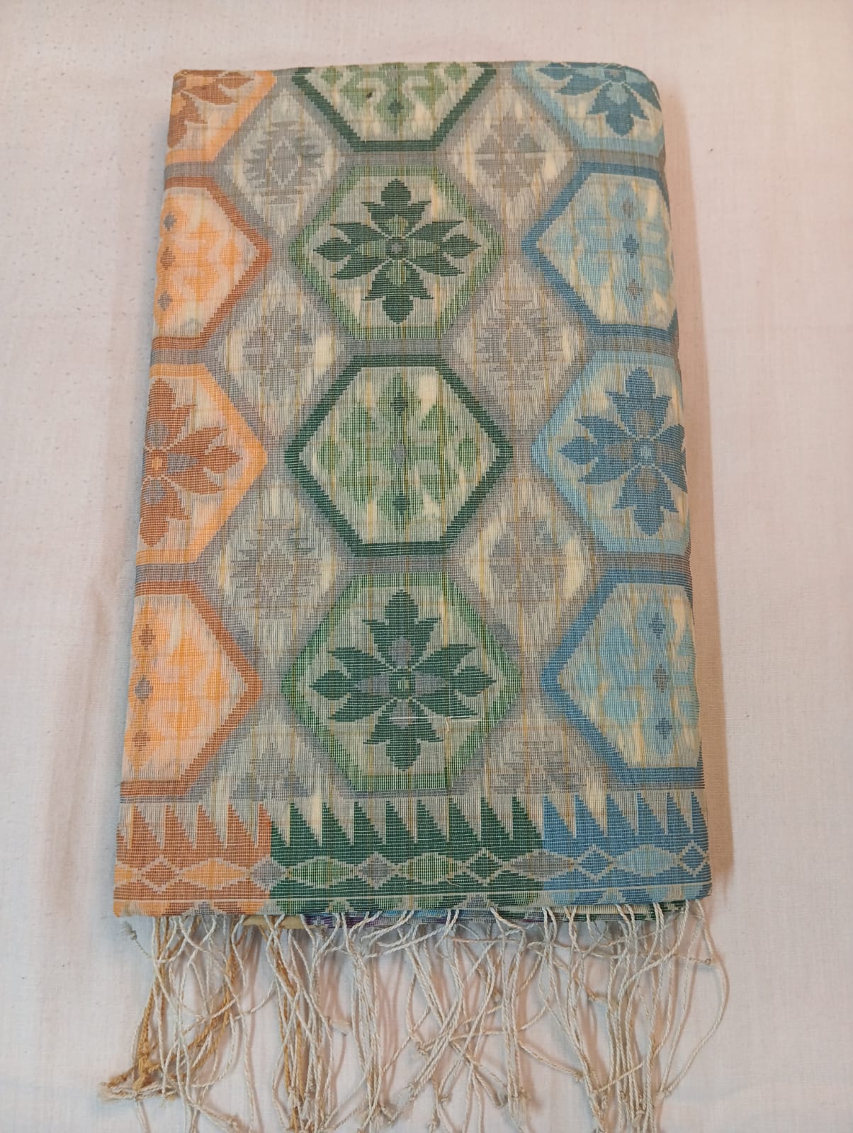 Off White Saree with Multicolored Buti, Light Purple Fancy Border & Rich Pallu