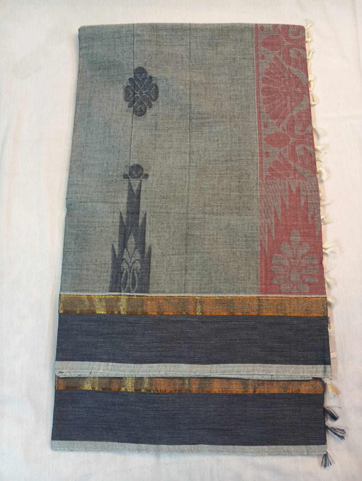 Grey Saree with Black Fancy Border & Rich Pallu (With Blouse Piece)