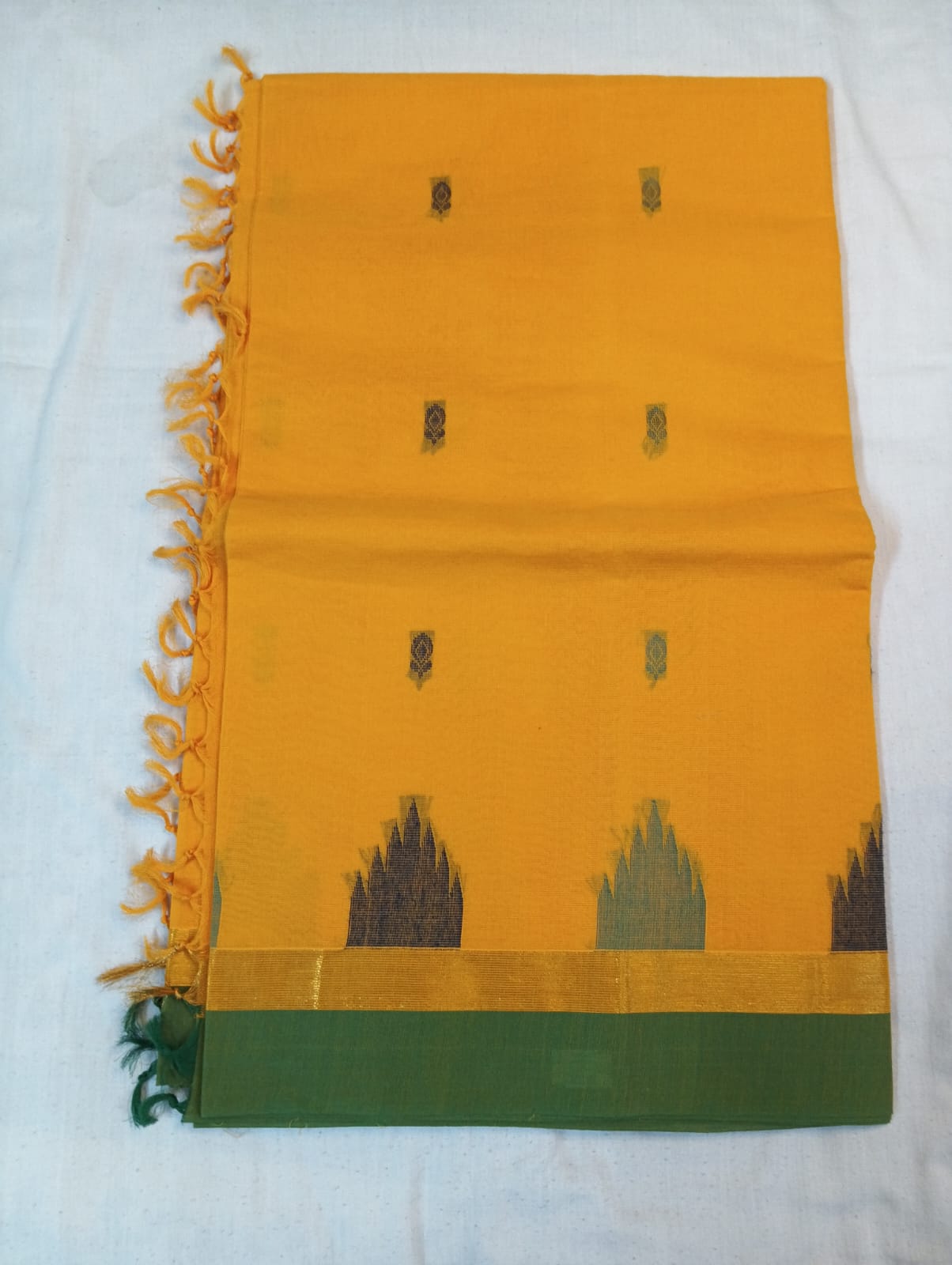 Yellow Buti Saree with Green Fancy Border & Rich Pallu (With Blouse Piece)