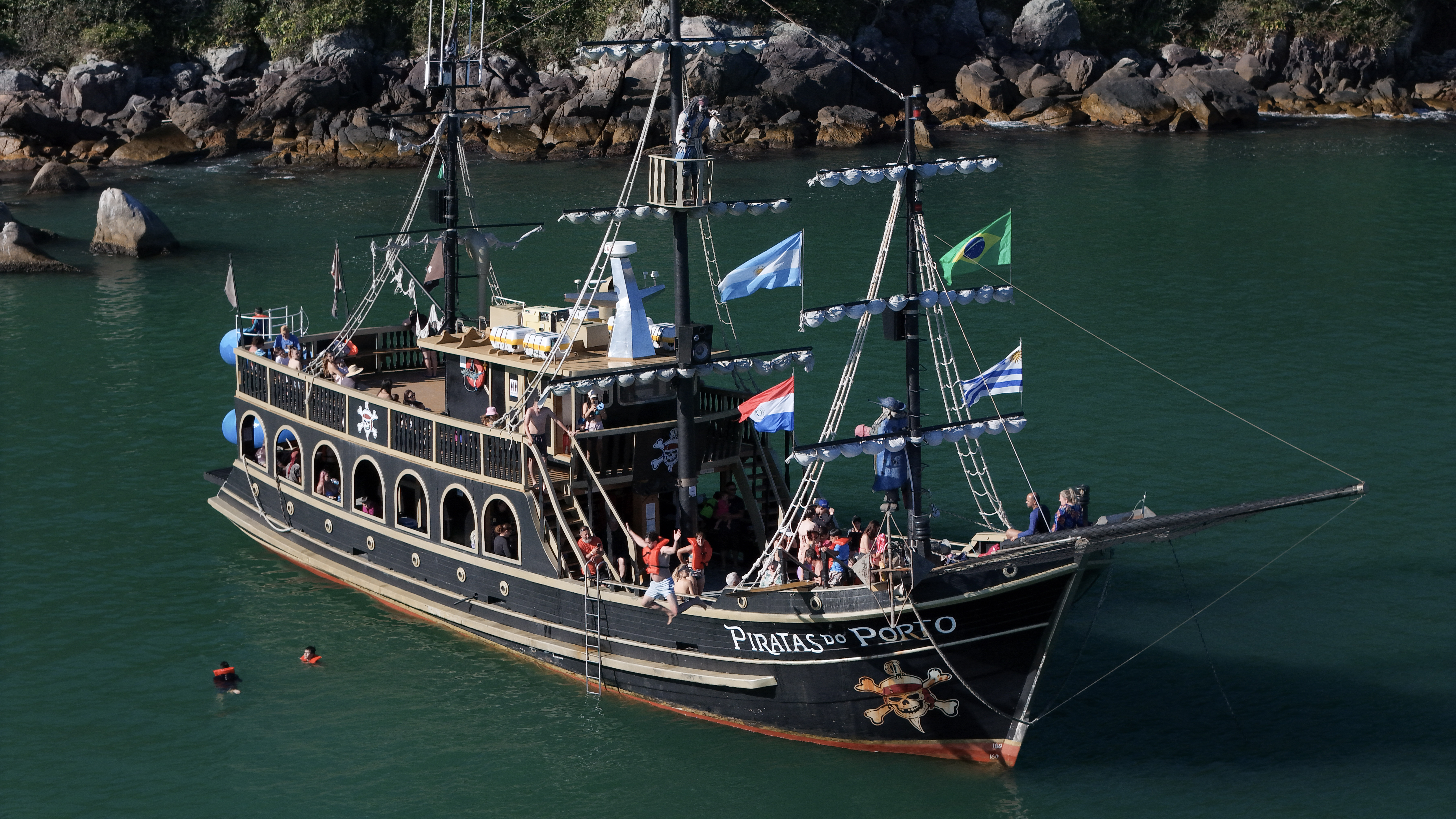 Meia (6-12 anos) Passaporte Barco Pirata do Porto 