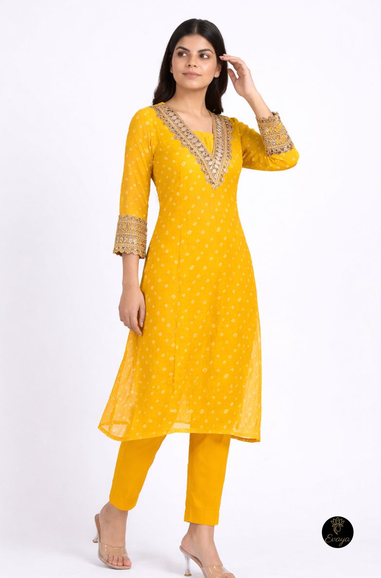 Evaya Bandhani Printed V-Neck Mirror Work Kurta with Trousers 