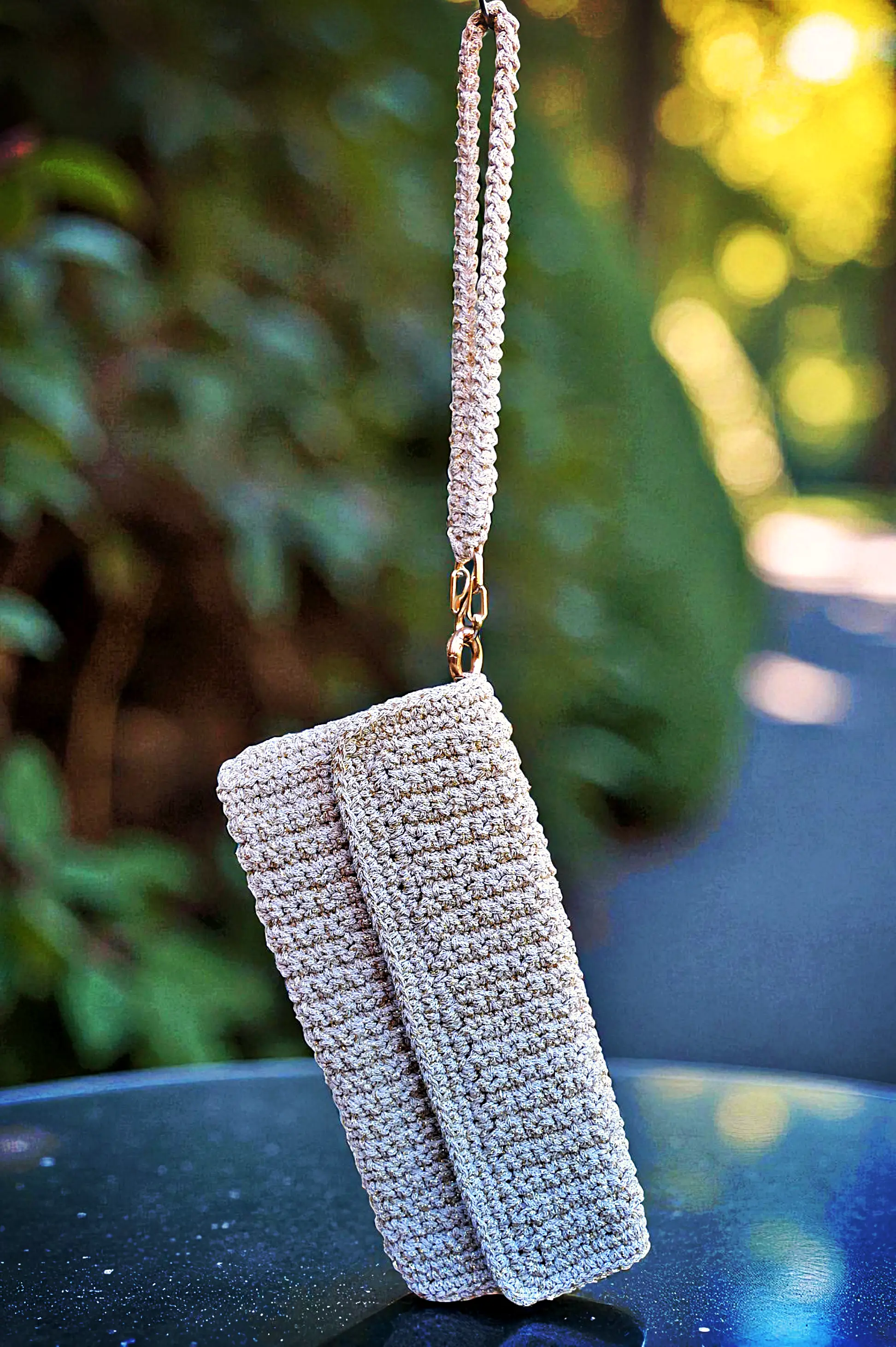 Bolso de crochet pequeña beige y oro
