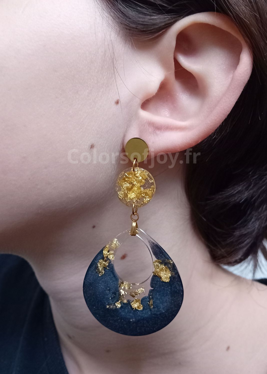 Boucles d’oreilles Précieuses Noires et Transparentes avec feuilles d’or