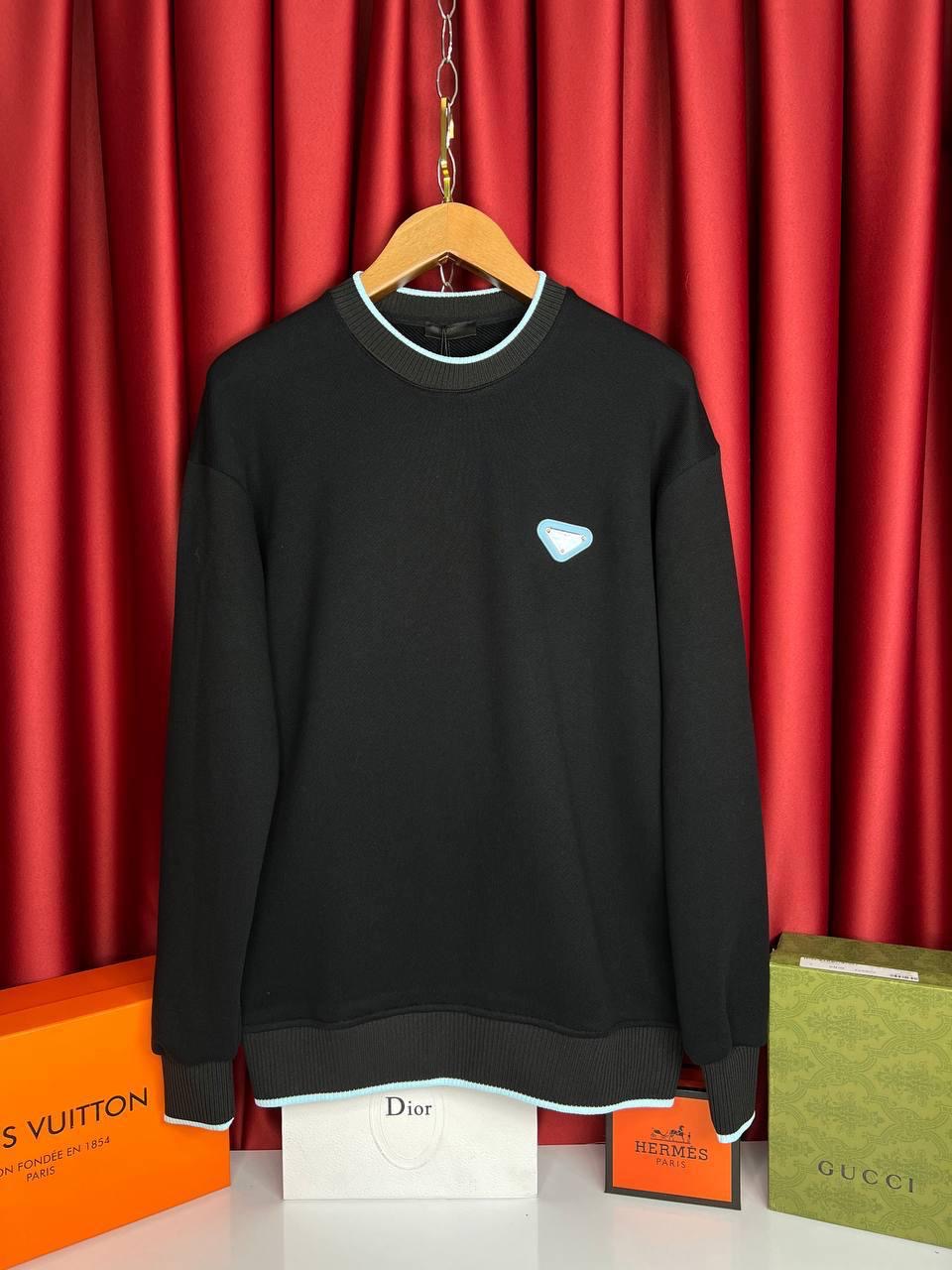 Sudadera negra Prada
