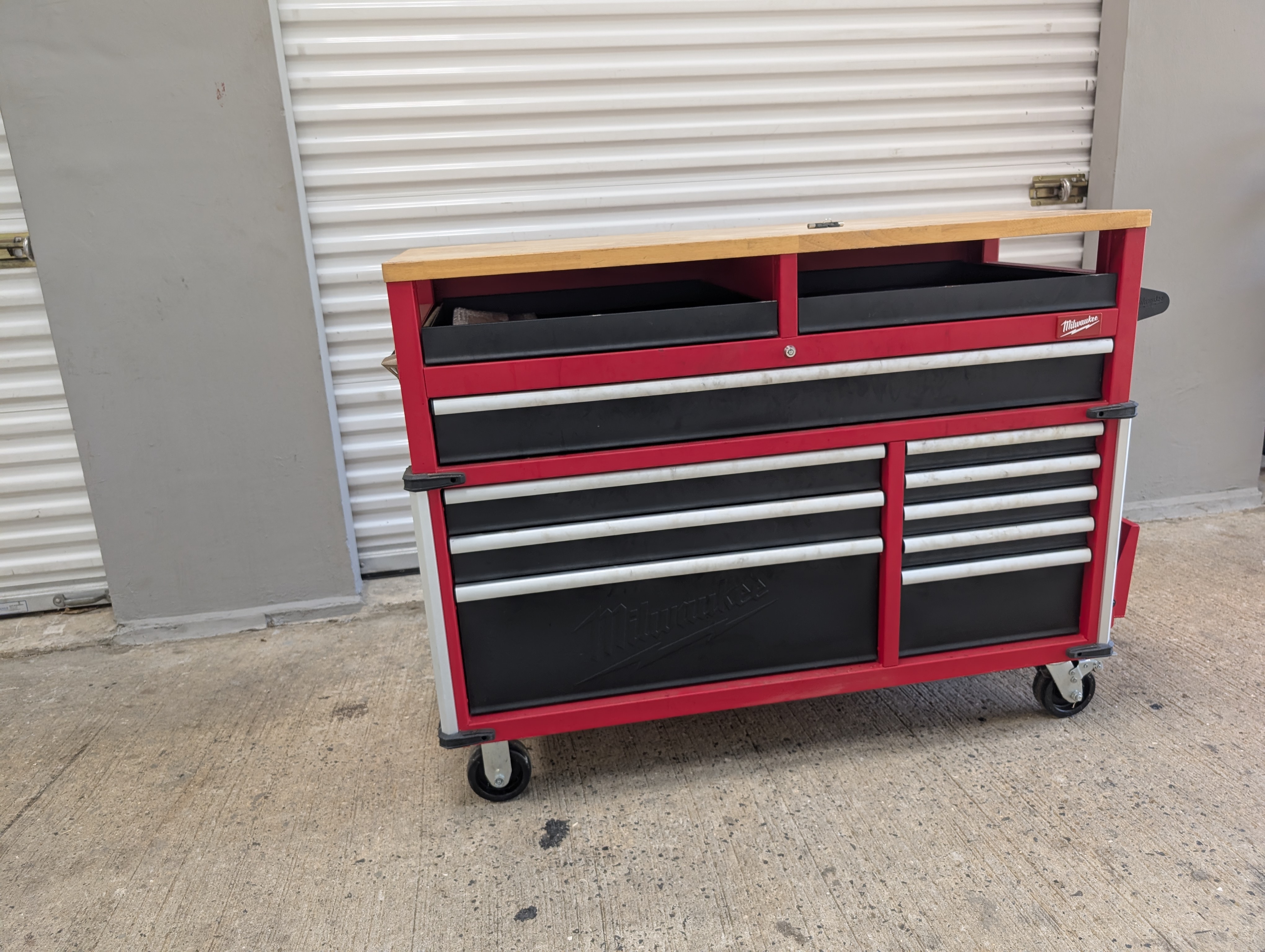 Mobile Work Bench - Heavy Duty - Milwaukee
