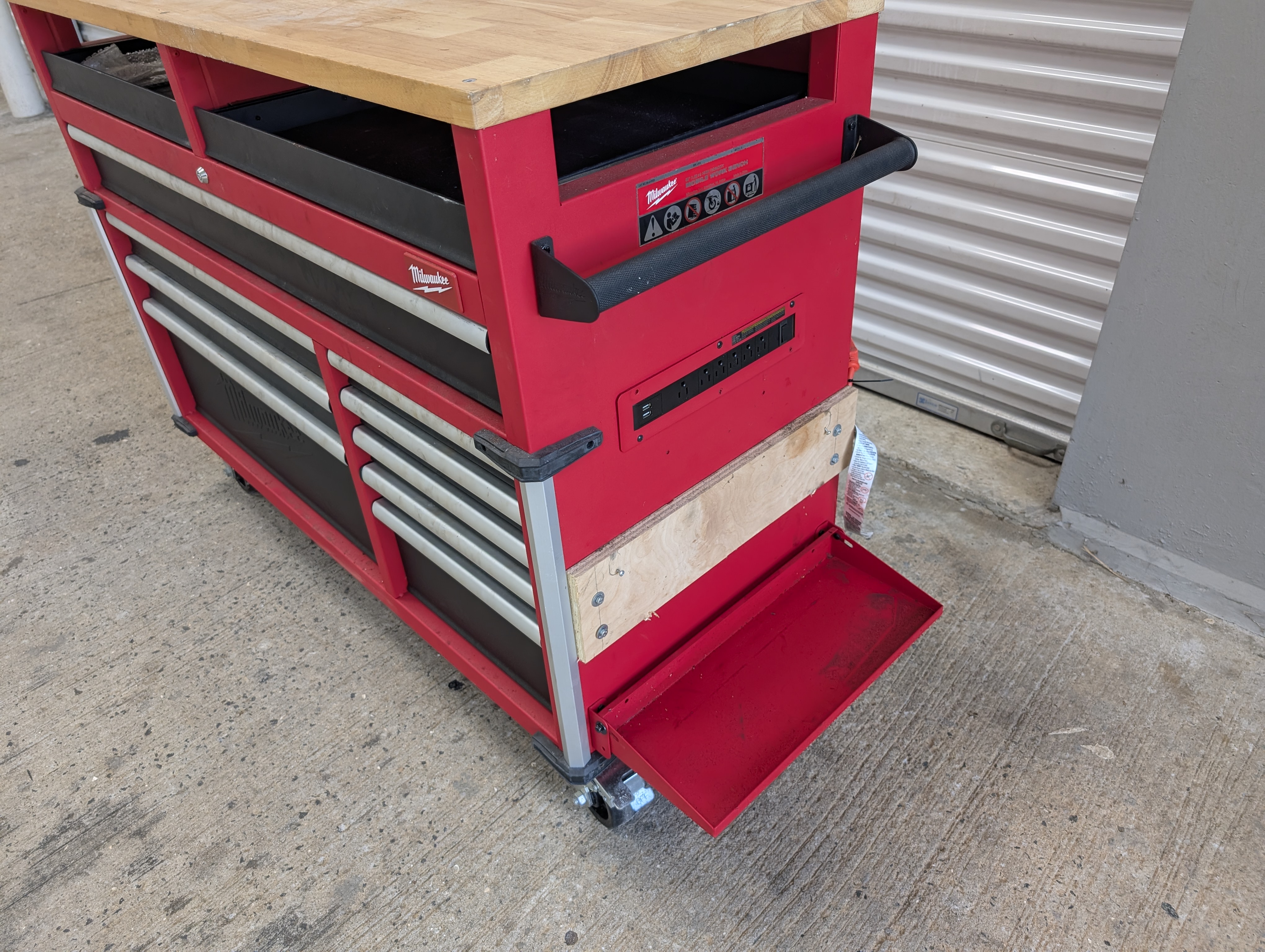 Mobile Work Bench - Heavy Duty - Milwaukee