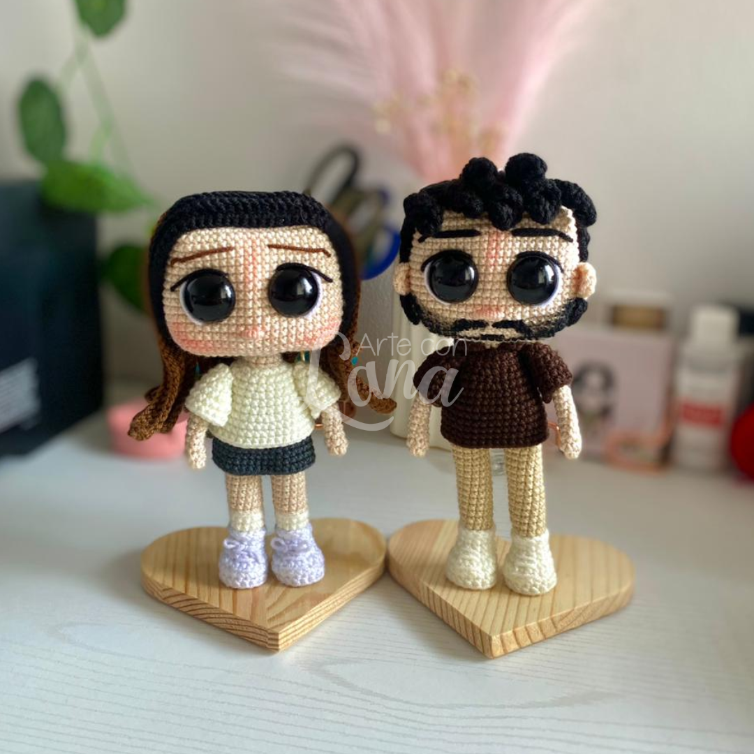 Pareja de amigurumis personalizados