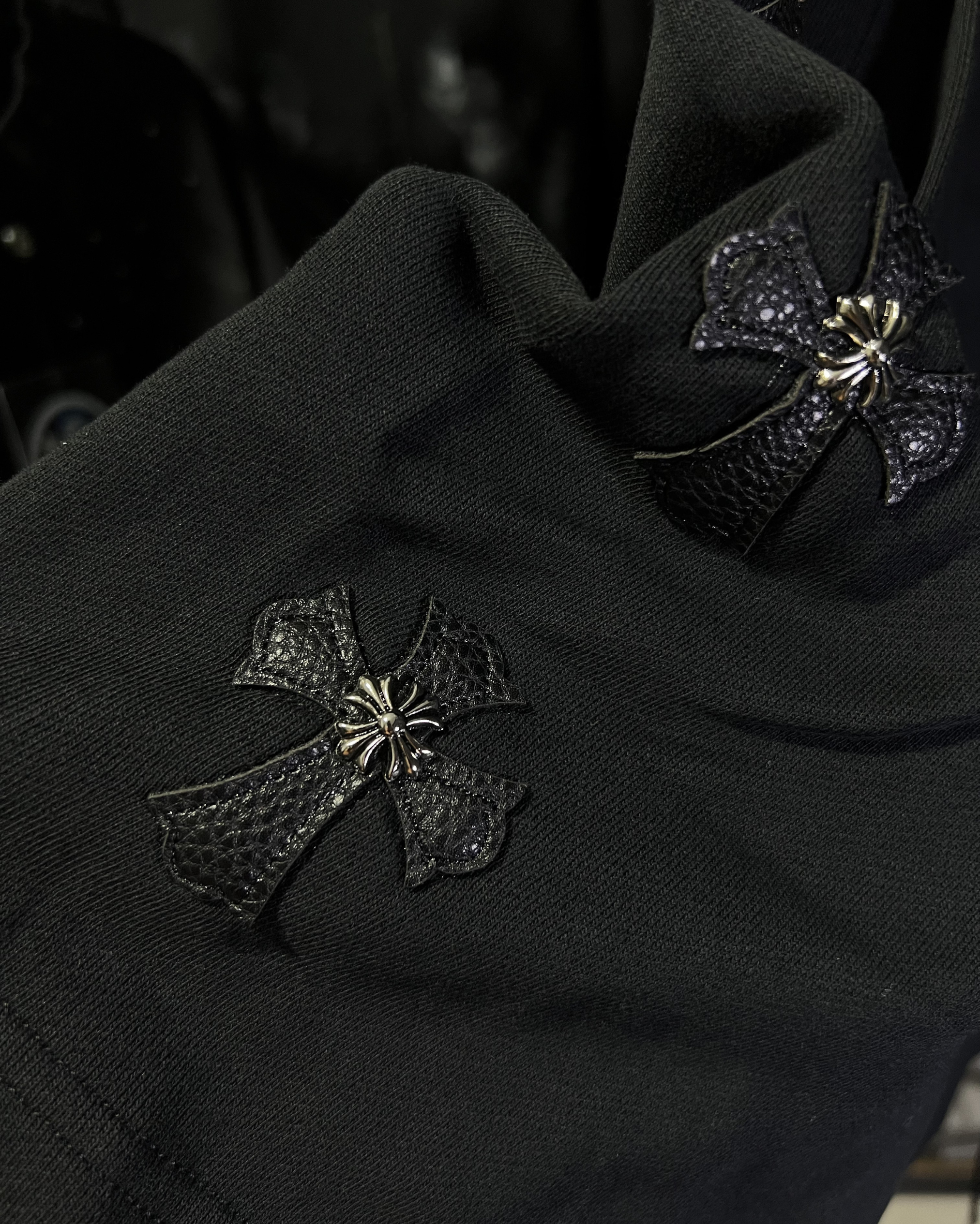 SHORT CHROME HEARTS