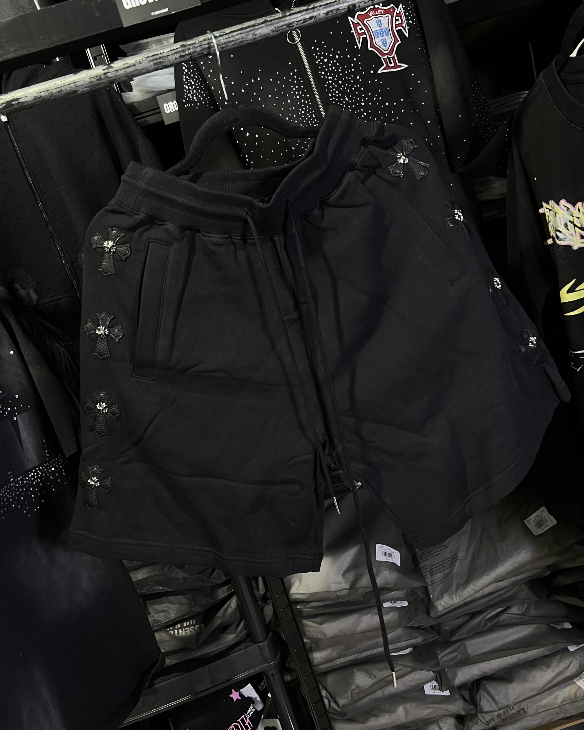 SHORT CHROME HEARTS