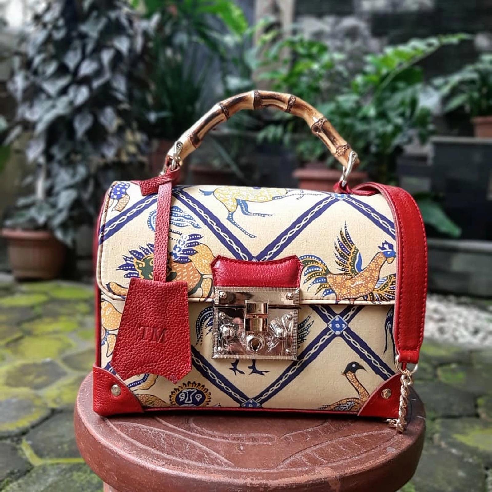 Elegant Printed Handbag