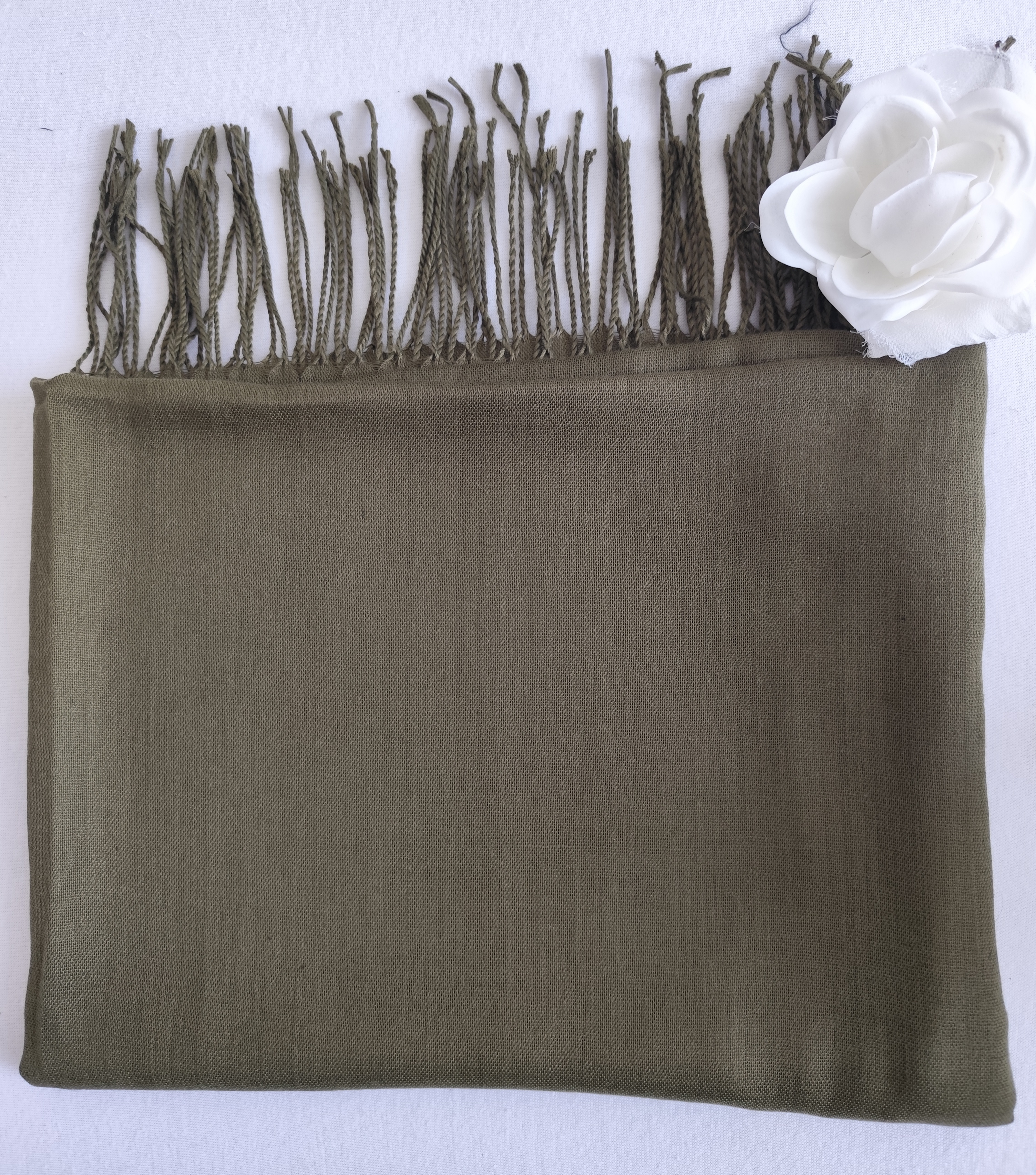 Voiles Pashmina de couleur kaki avec franges