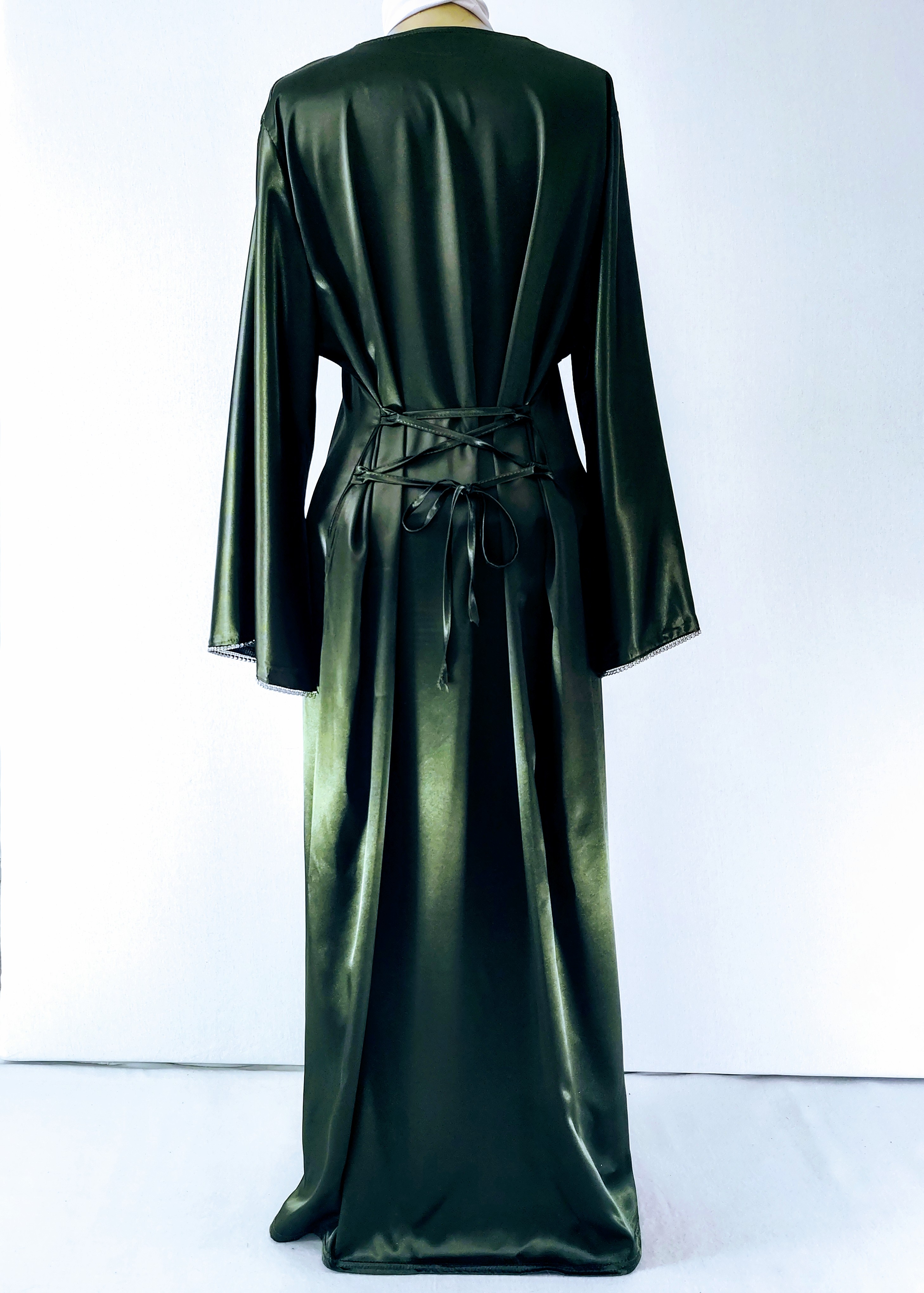  Abaya Élégante à Lacet & Strass – Style Dubaï Moderne