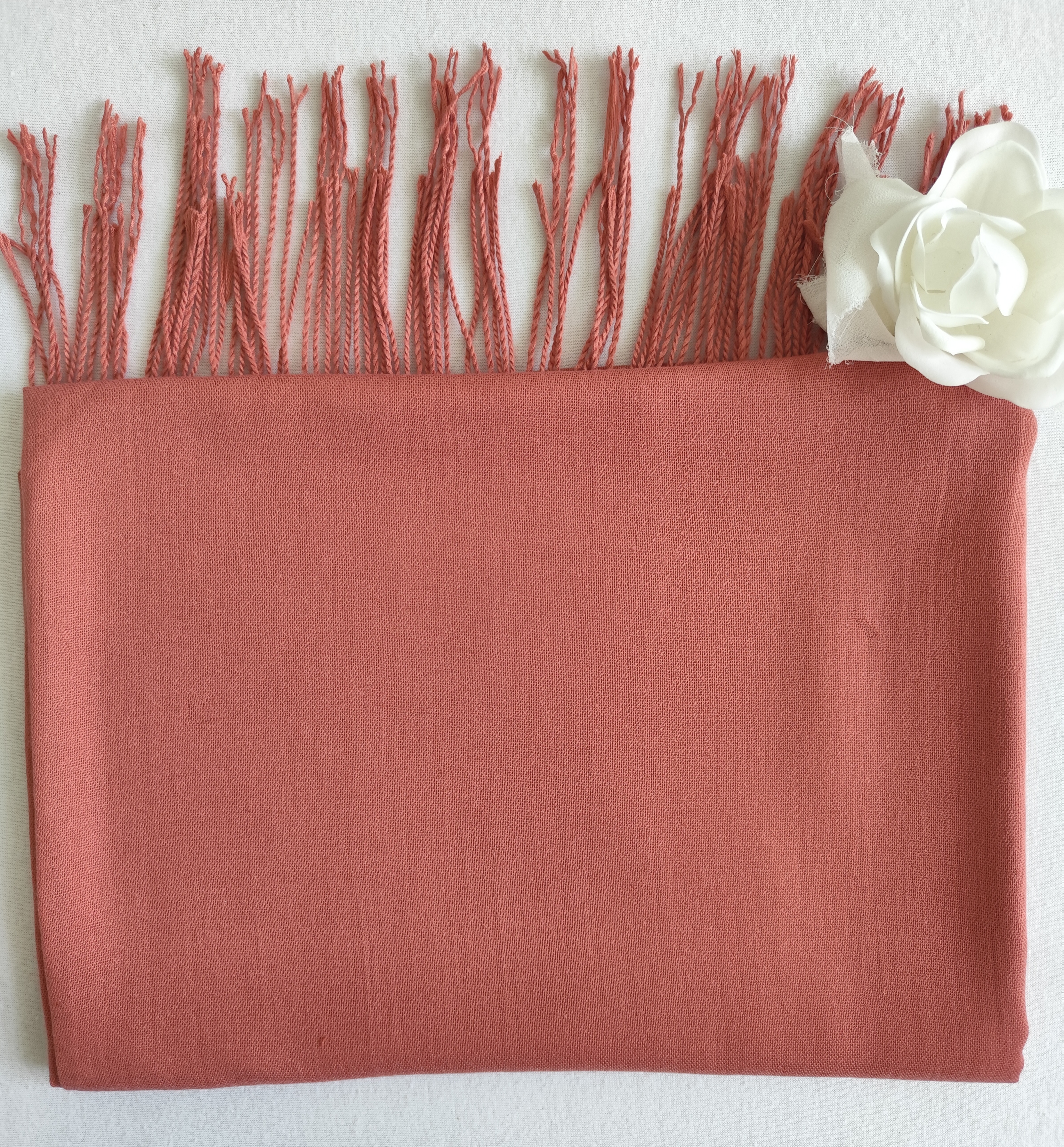 Voiles Pashmina de couleur rose poudré avec franges