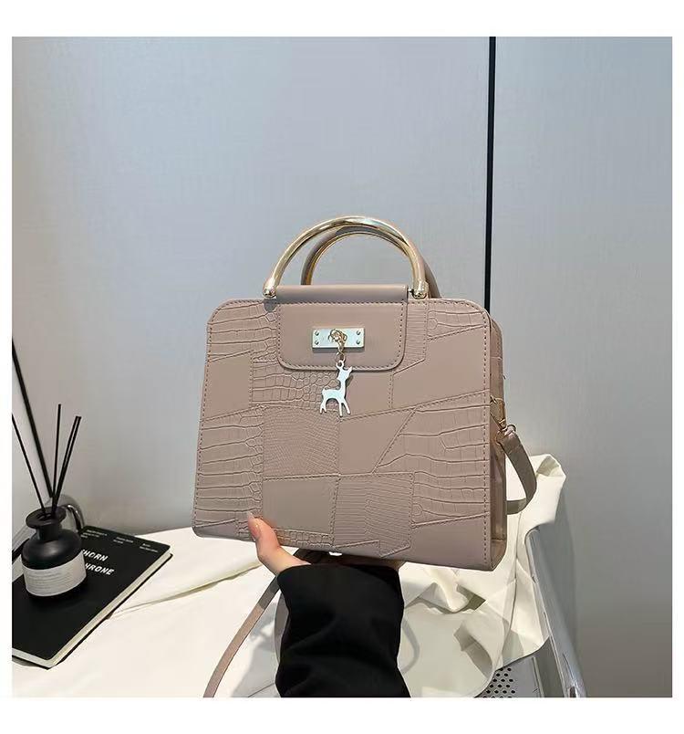 Elegant Crocodile Pattern Handbag