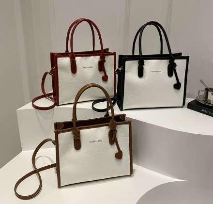 Fashionable Leather Handbag