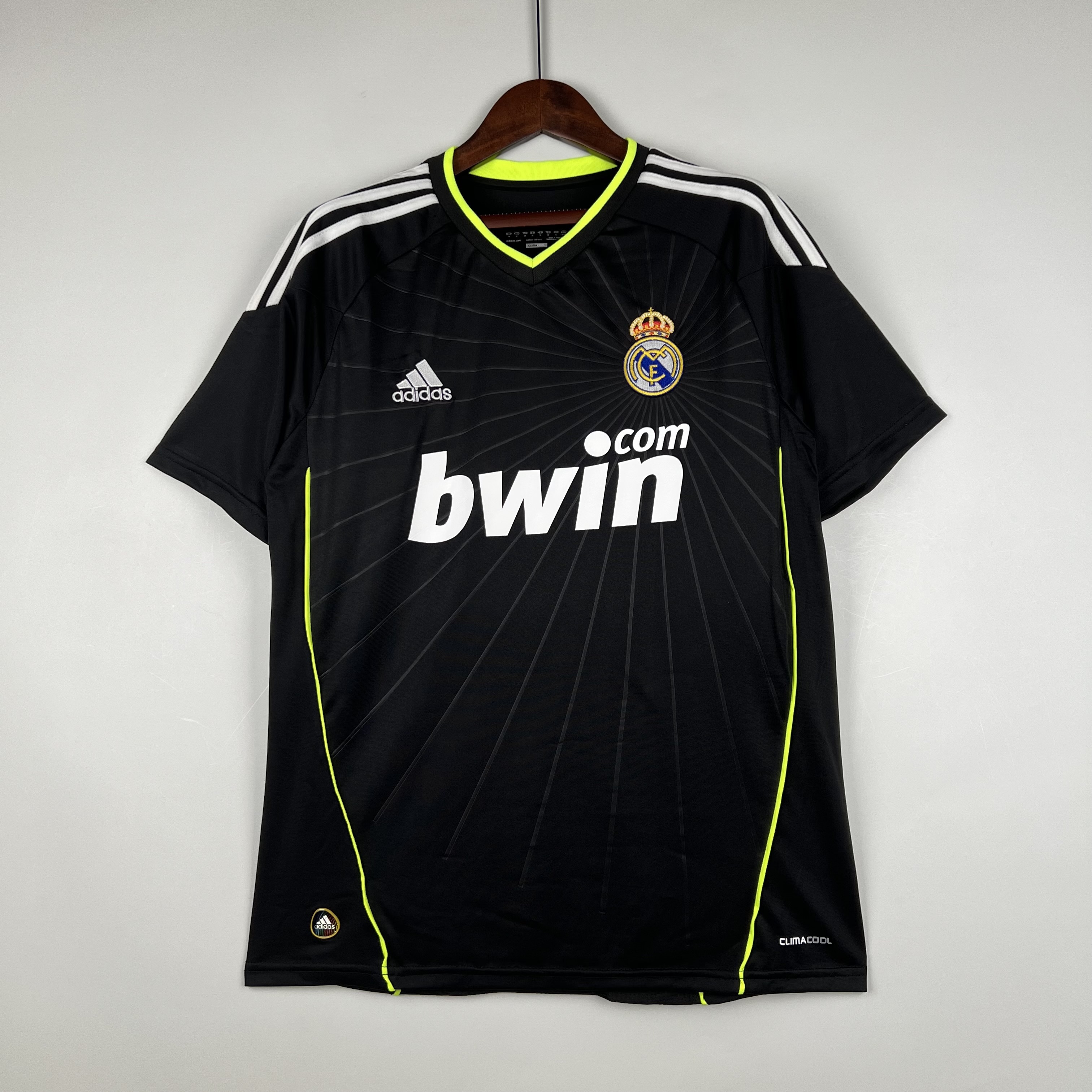 Camiseta Retro Real Madrid 2010/11 mangas cortas