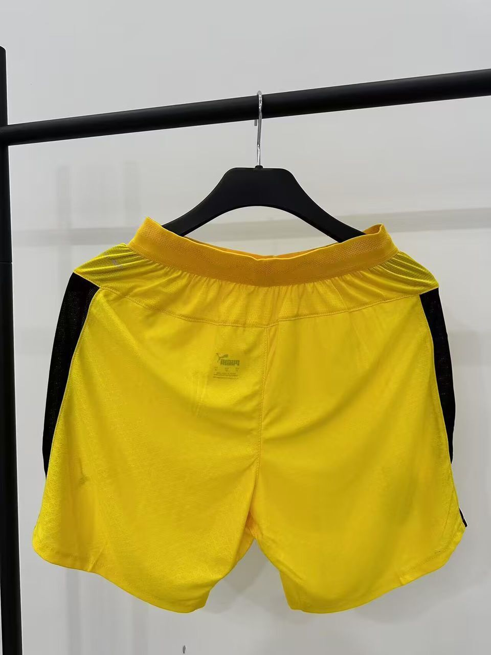 Pantalones cortos Dortmund 2025/26 (Primera quipación)
