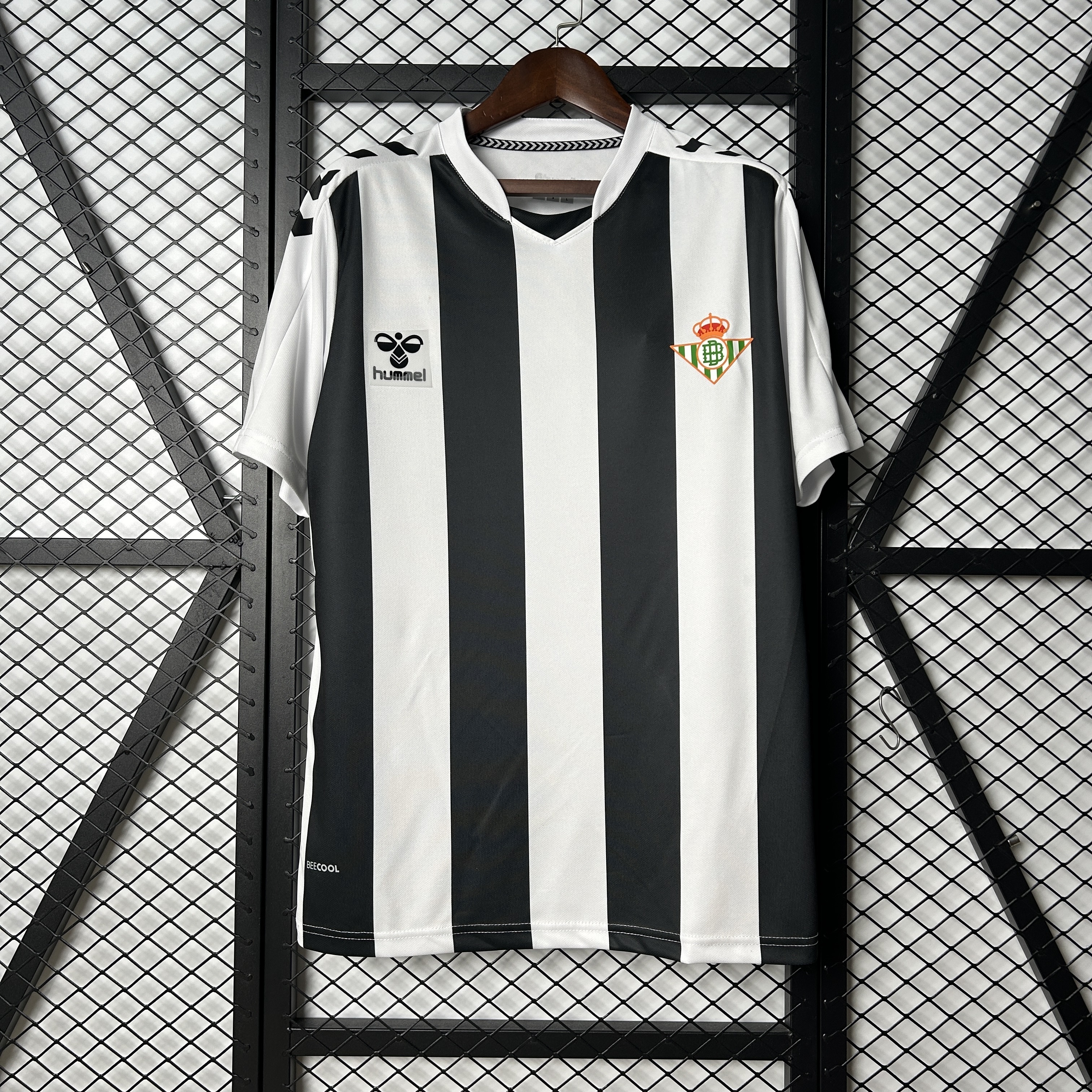 Camiseta Real Betis edición especial 2025/26 negra y blanca