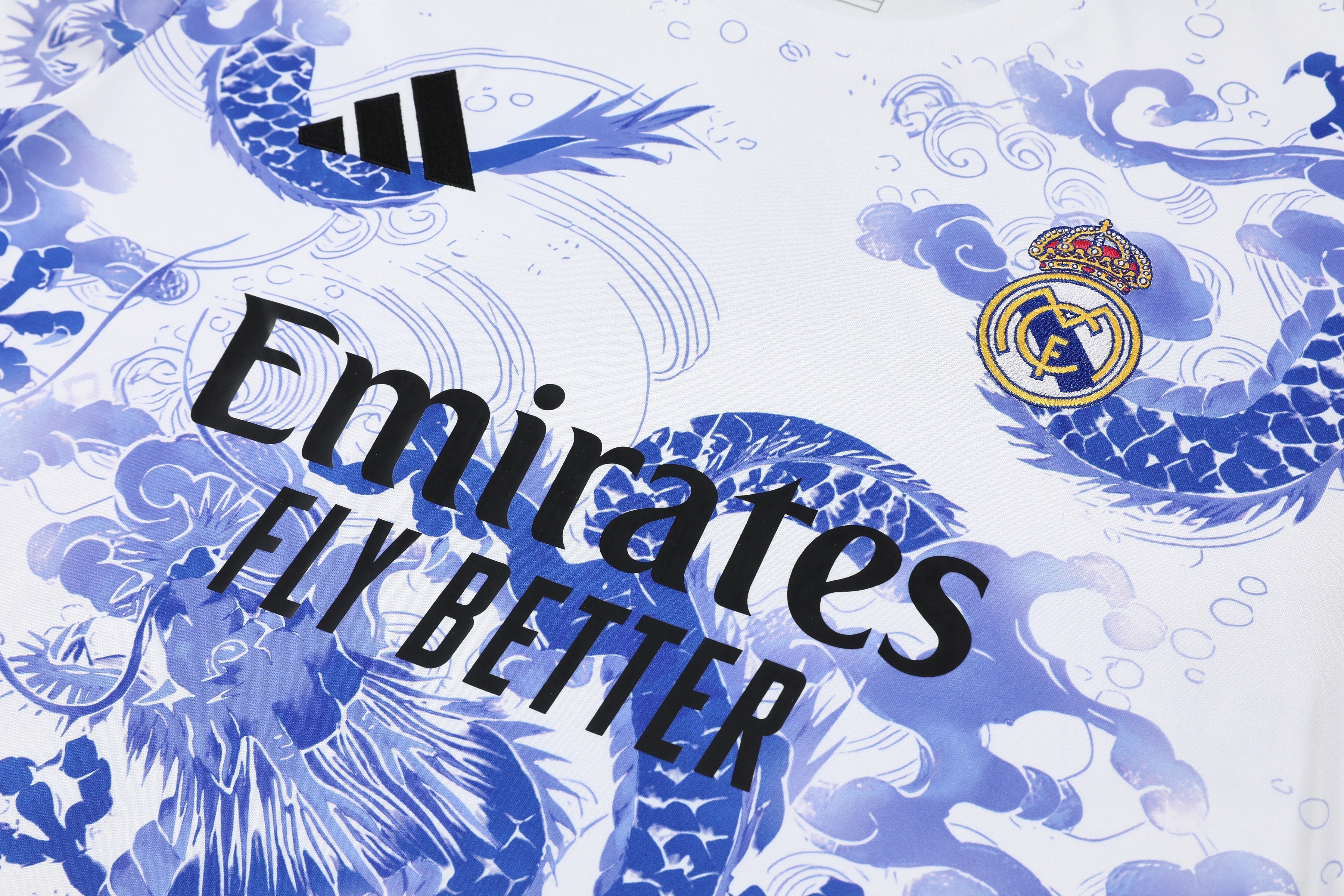 Conjunto entrenamiento Real Madrid 2025/26 blanco