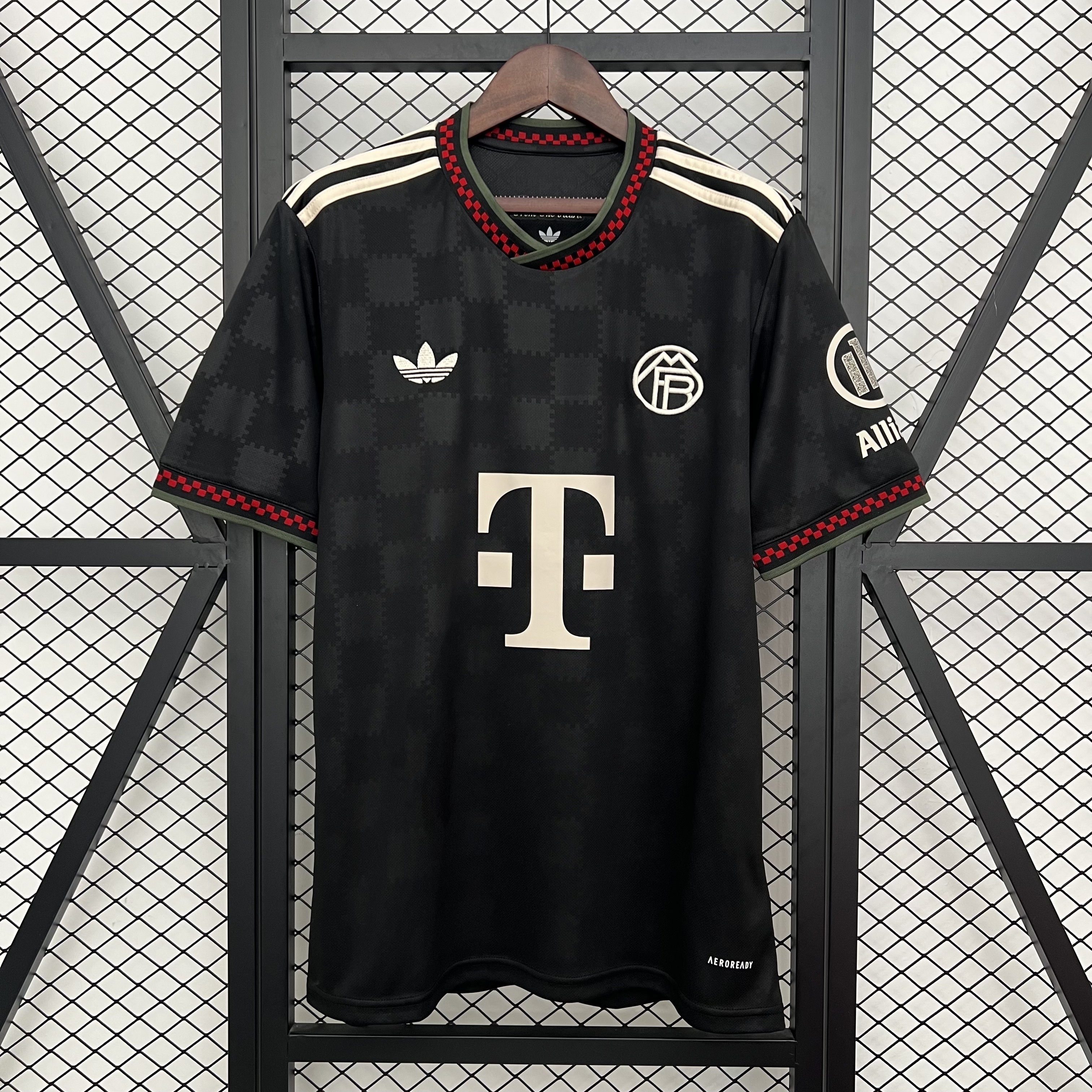 Camiseta Bayern Munich 2025/26 (Tercera equipación)