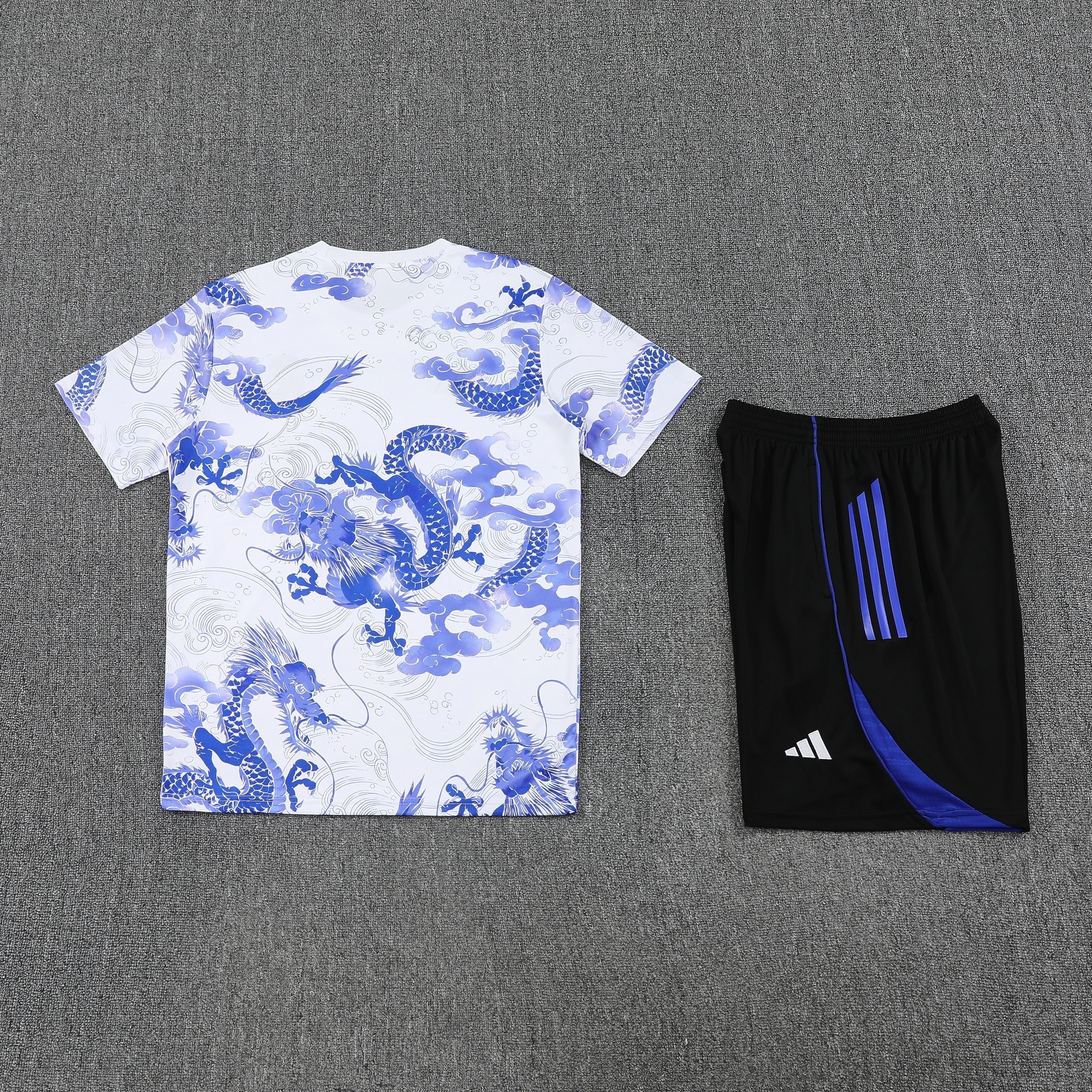 Conjunto entrenamiento Real Madrid 2025/26 blanco