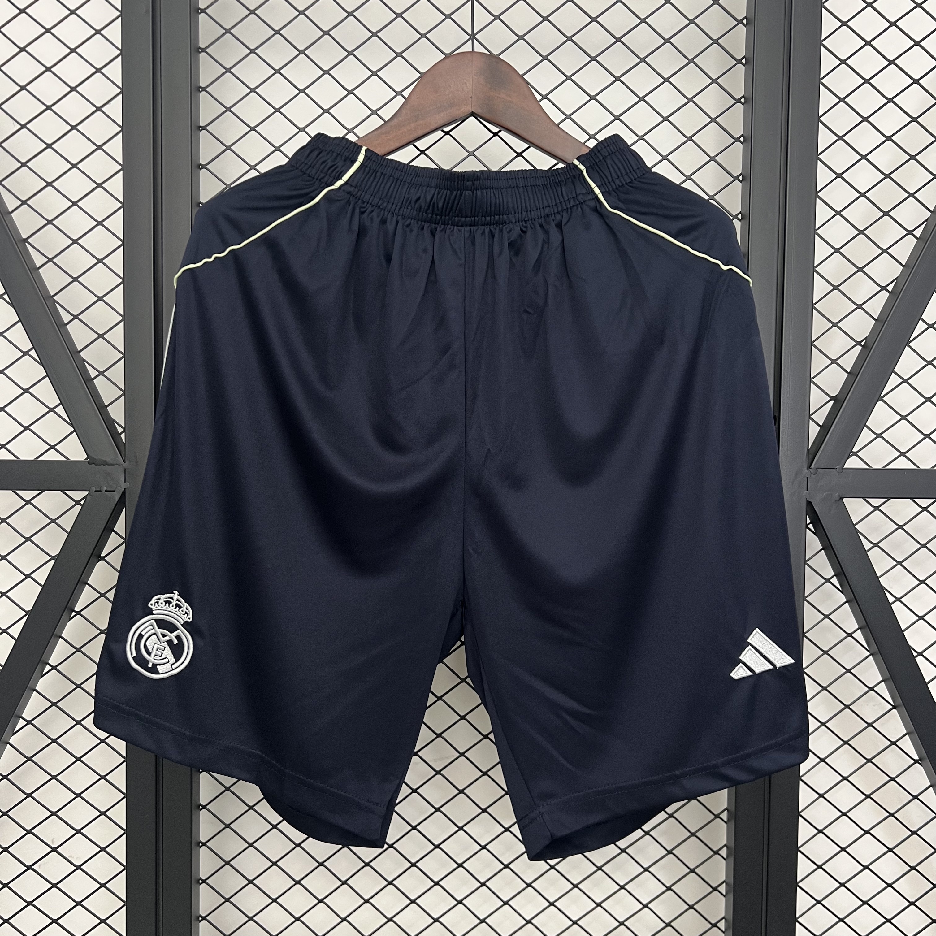 Pantalones cortos Real Madrid 2025/26 (Primera Equipación)