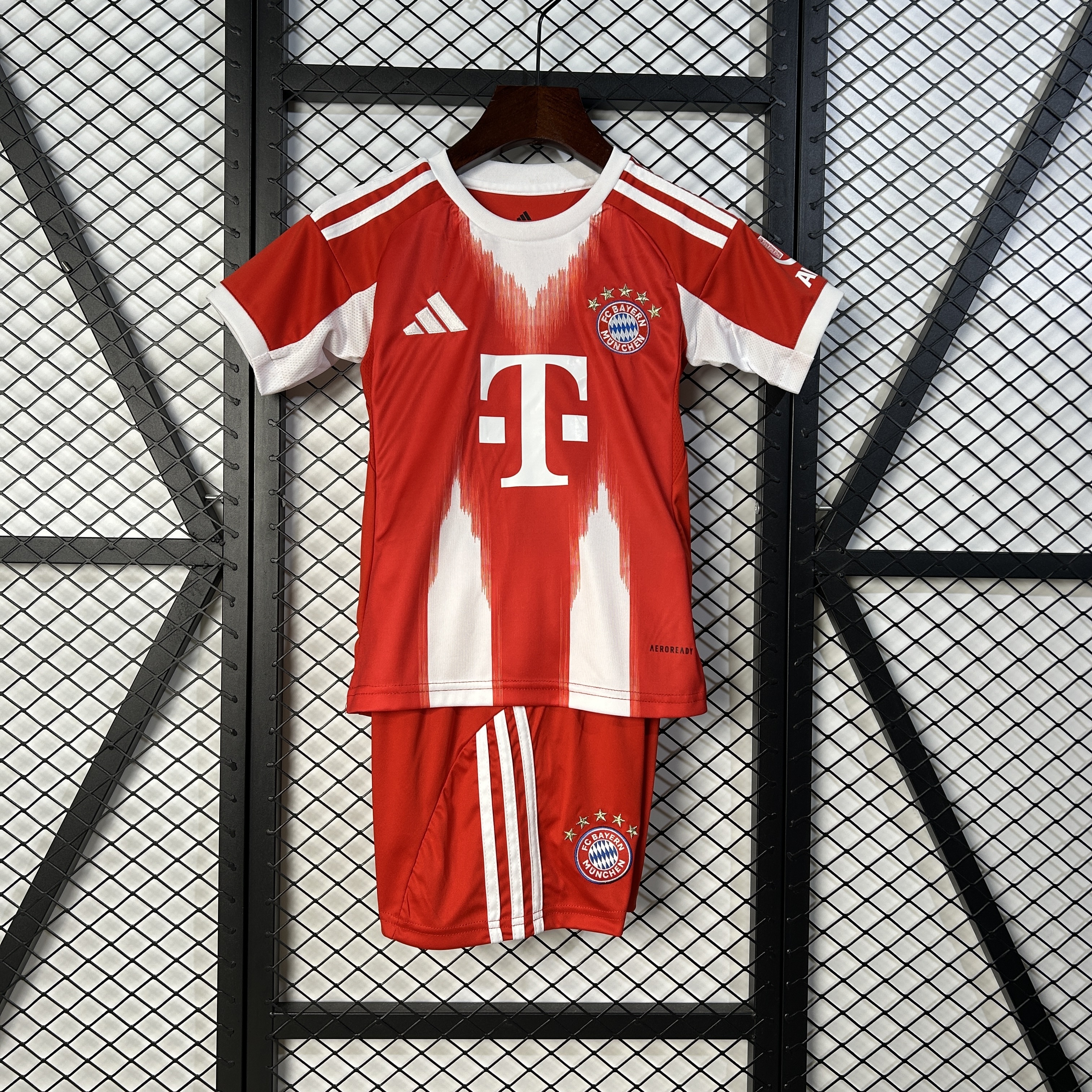 Conjunto niño Bayern Munich 2025/26 (Primera equipación)