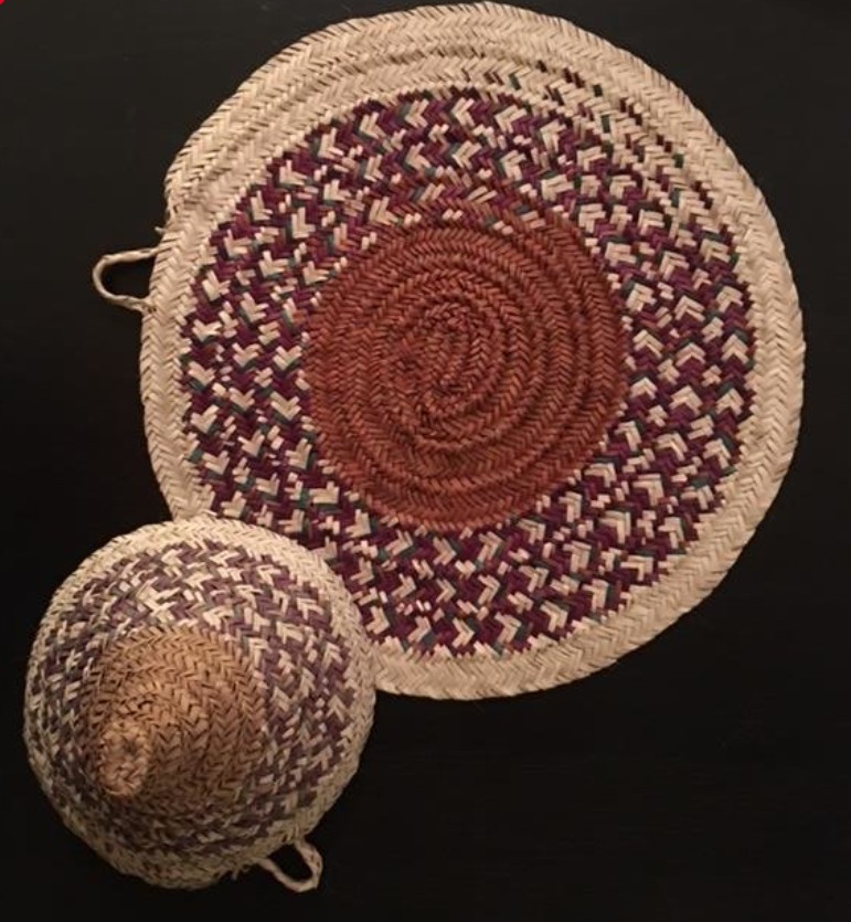 مجموعة رائعة من الأعمال اليدوية المصنوعة من الخوص والألياف الطبيعية