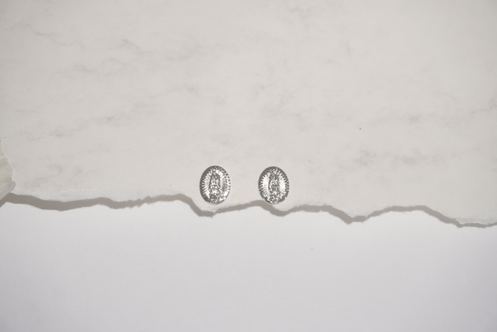 Aretes Virgen Guadalupe Plateados 
