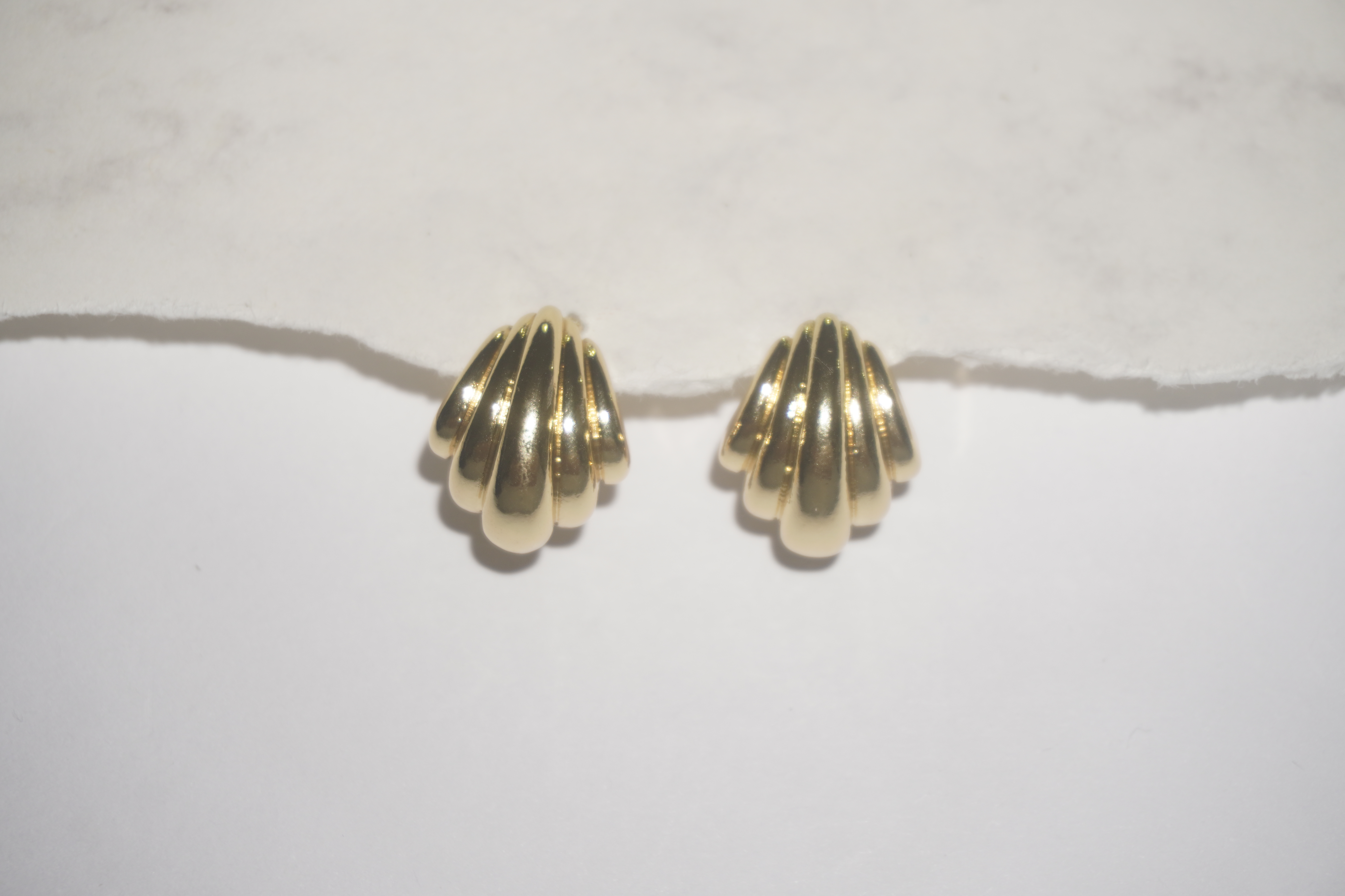 Aretes tipo oleaje suave