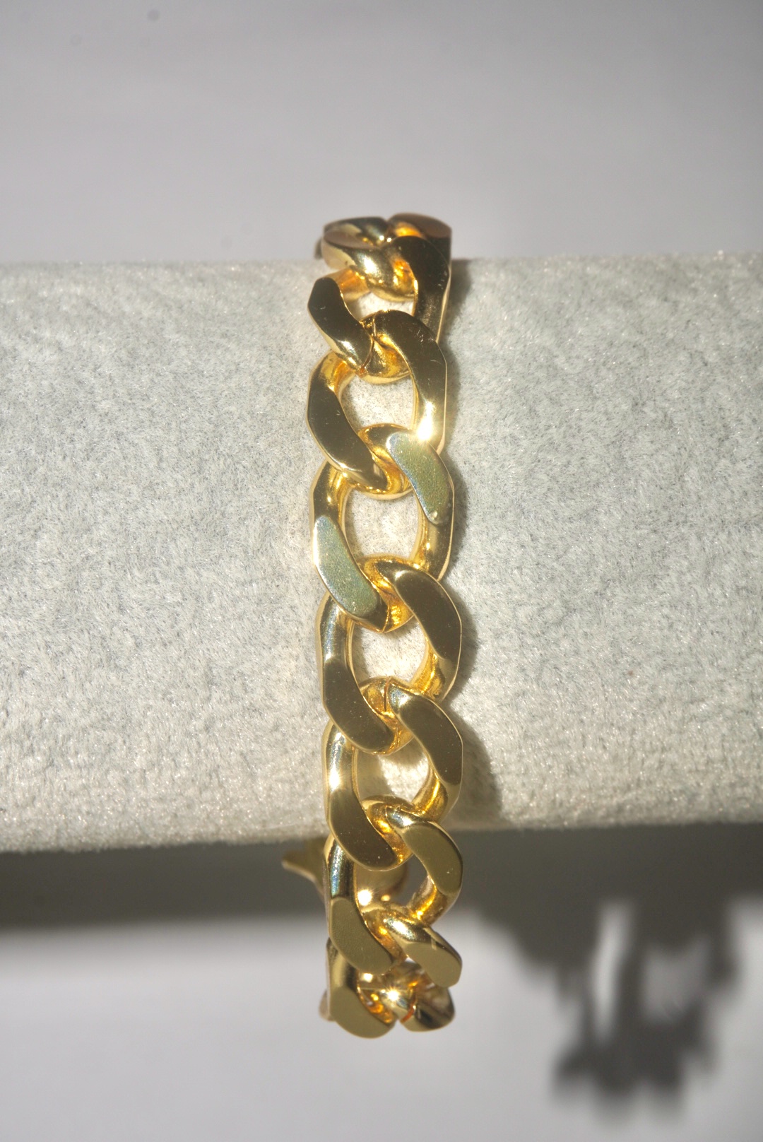 Pulsera de cadena gruesa dorada