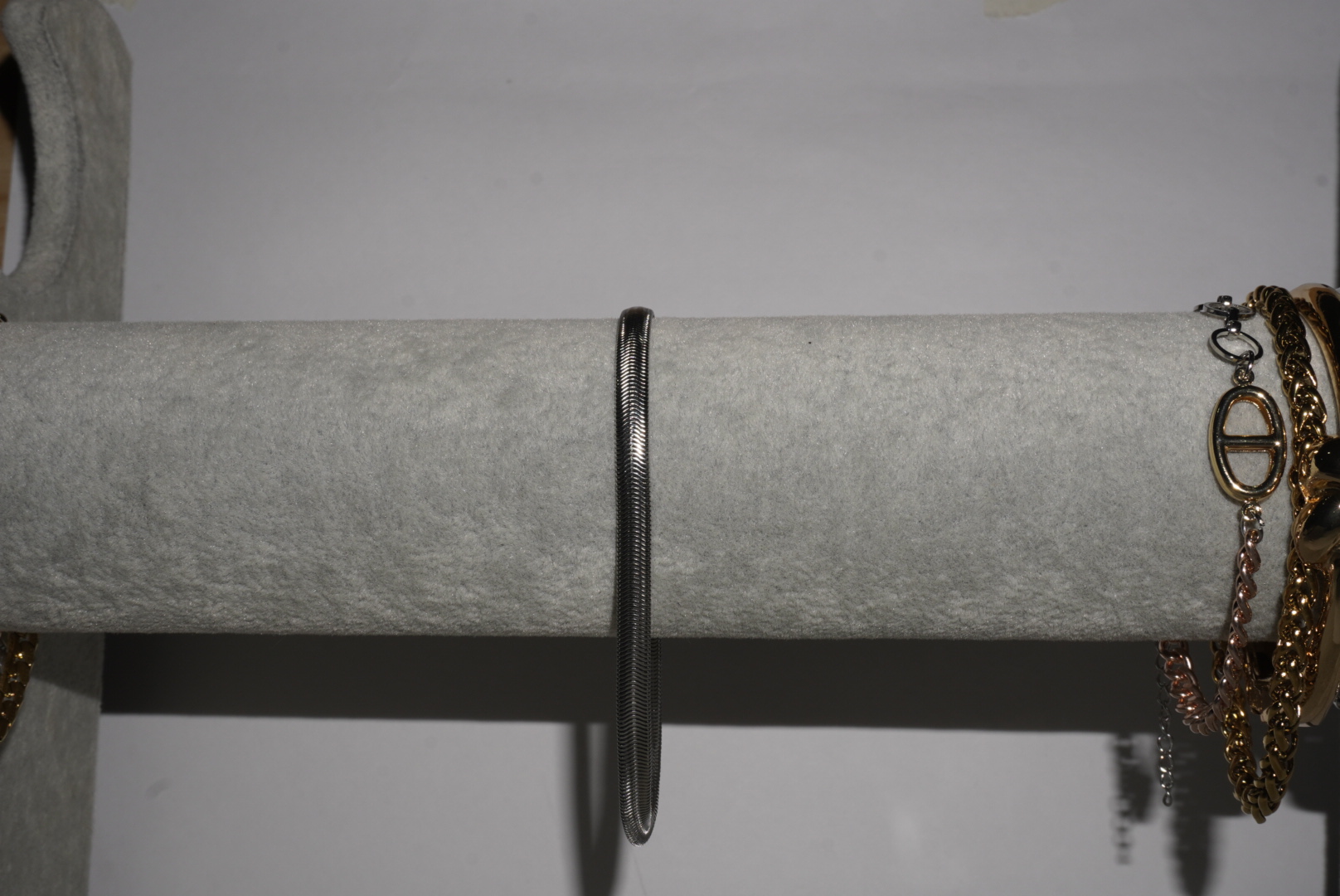 Pulsera plateada planchada