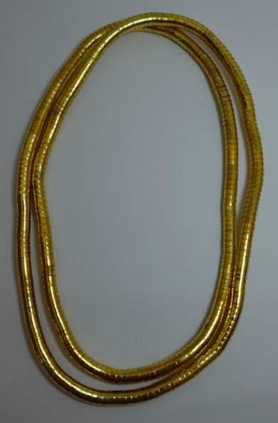 Collar moldeable dorado en acero inoxidable