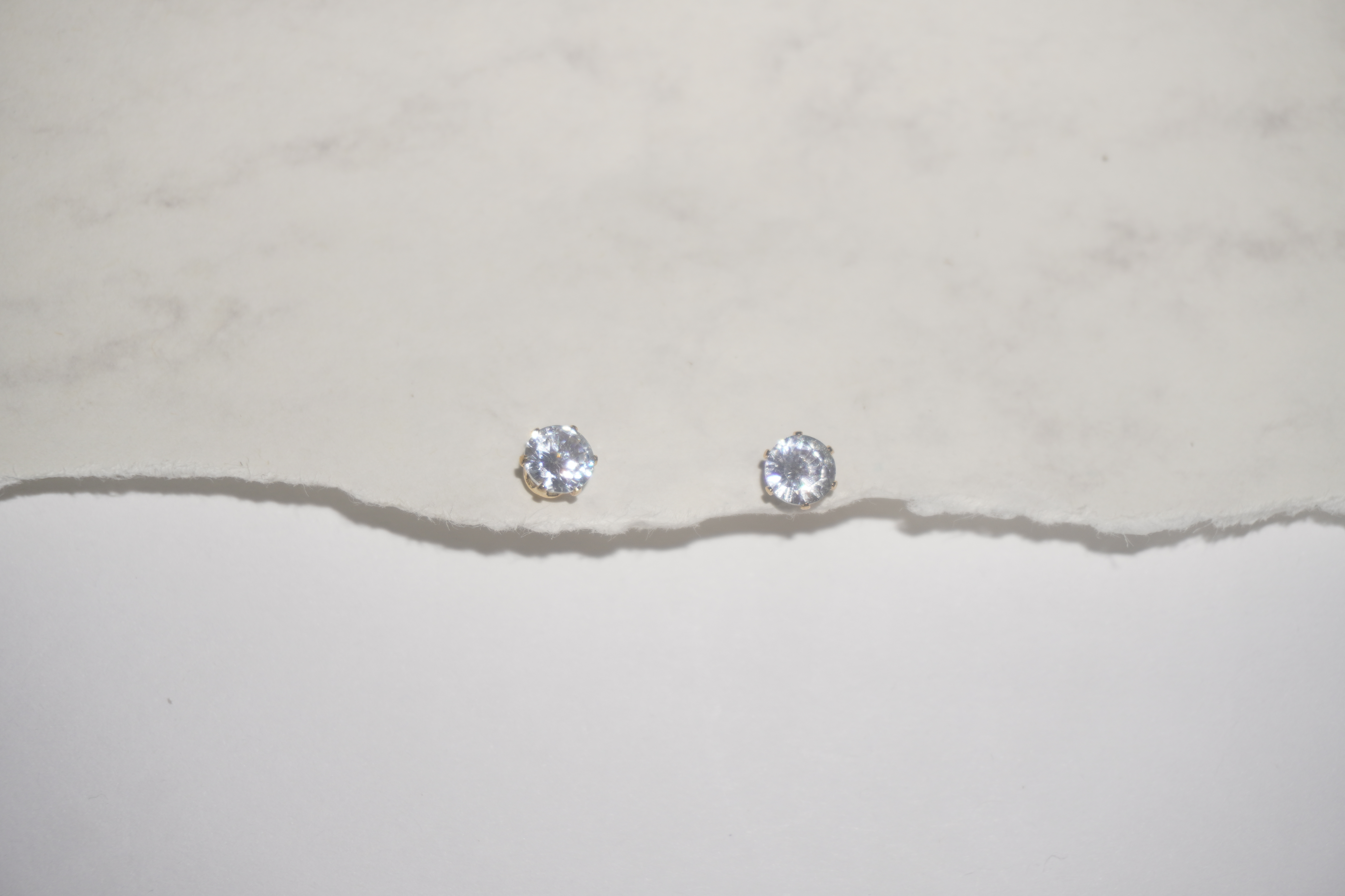 Aretes zirconia circular 