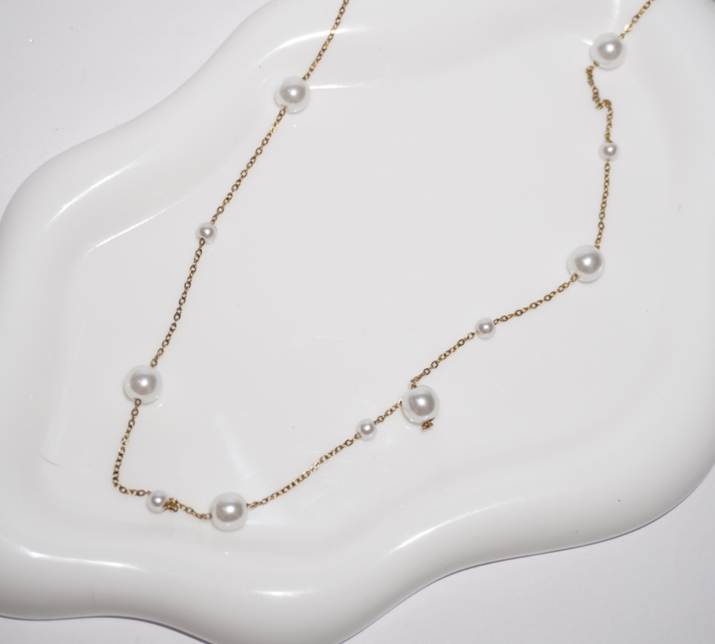 Collar de perlas en dos tamaños