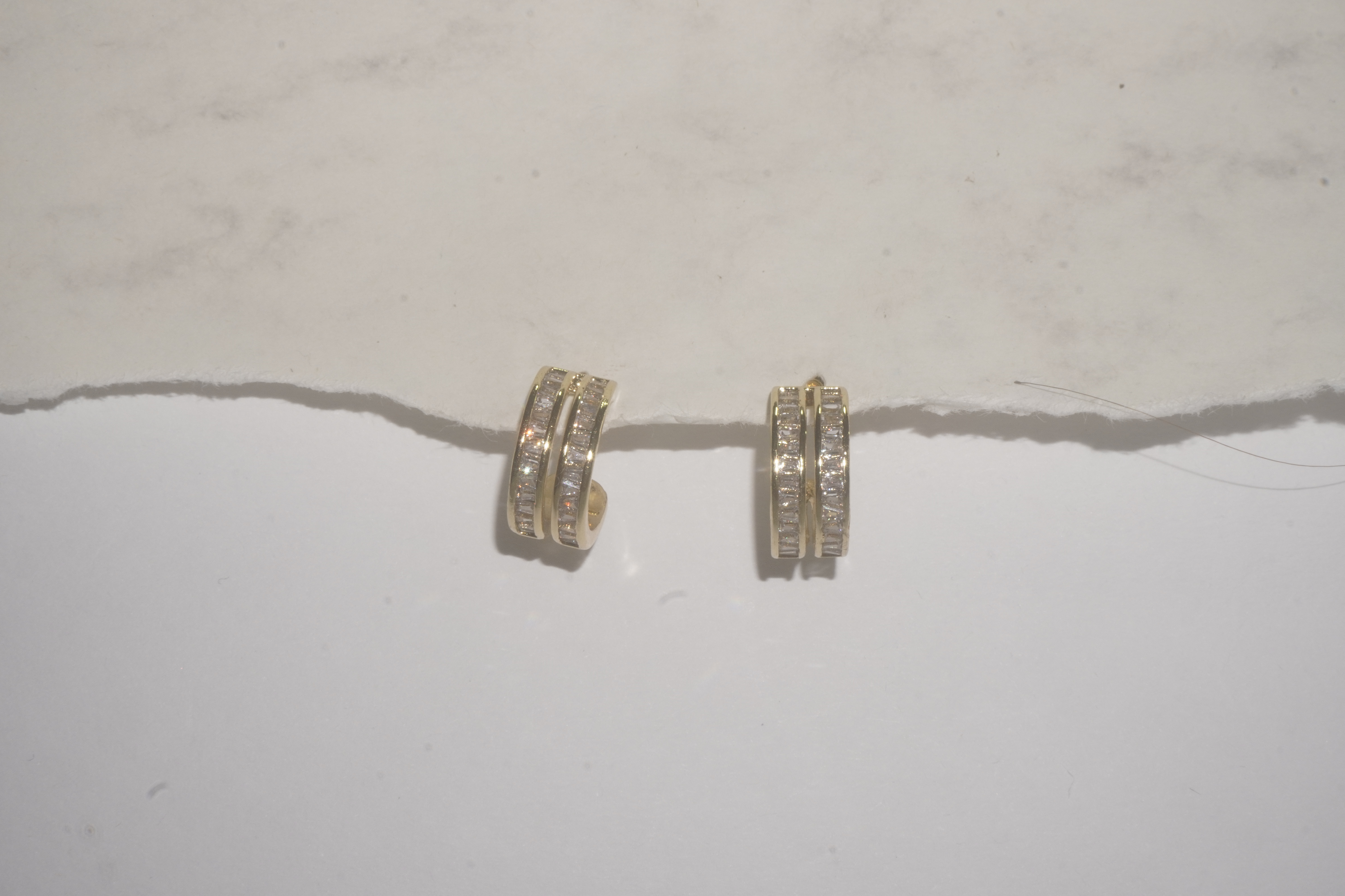 Aretes doble linea brillosa 