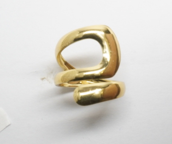 Anillo Asimétrico en Forma de S