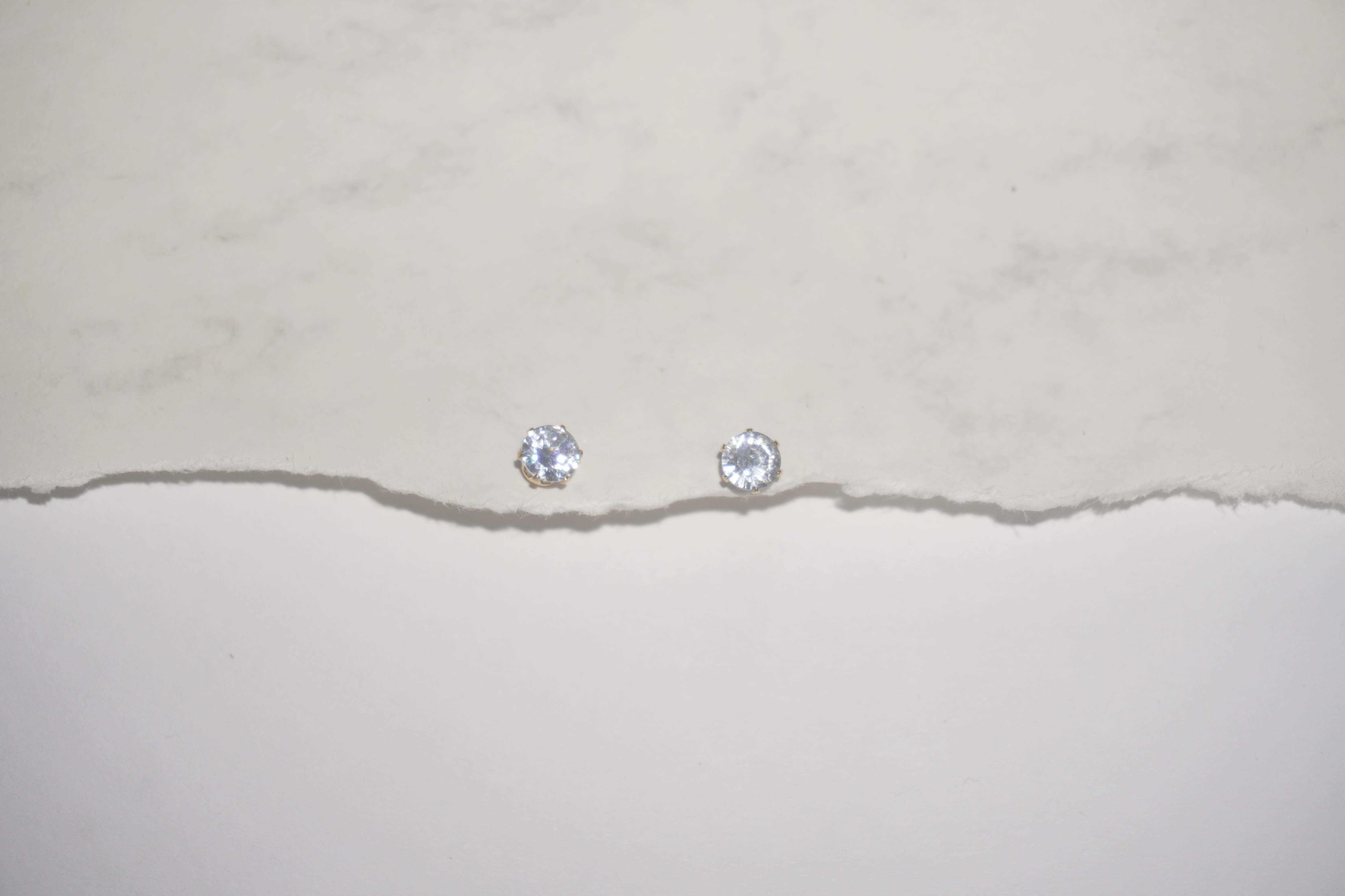 Aretes zirconia circular 