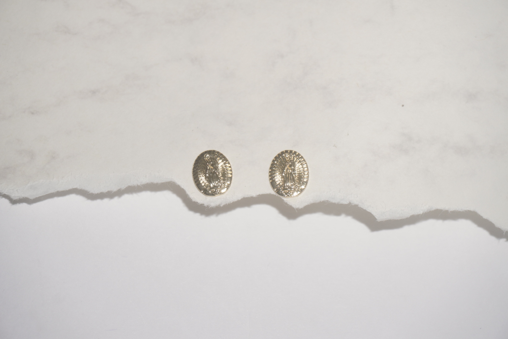 Aretes Virgen Guadalupe Dorados 