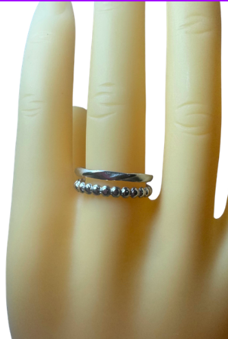 Anillo doble línea con bolitas y torneadas