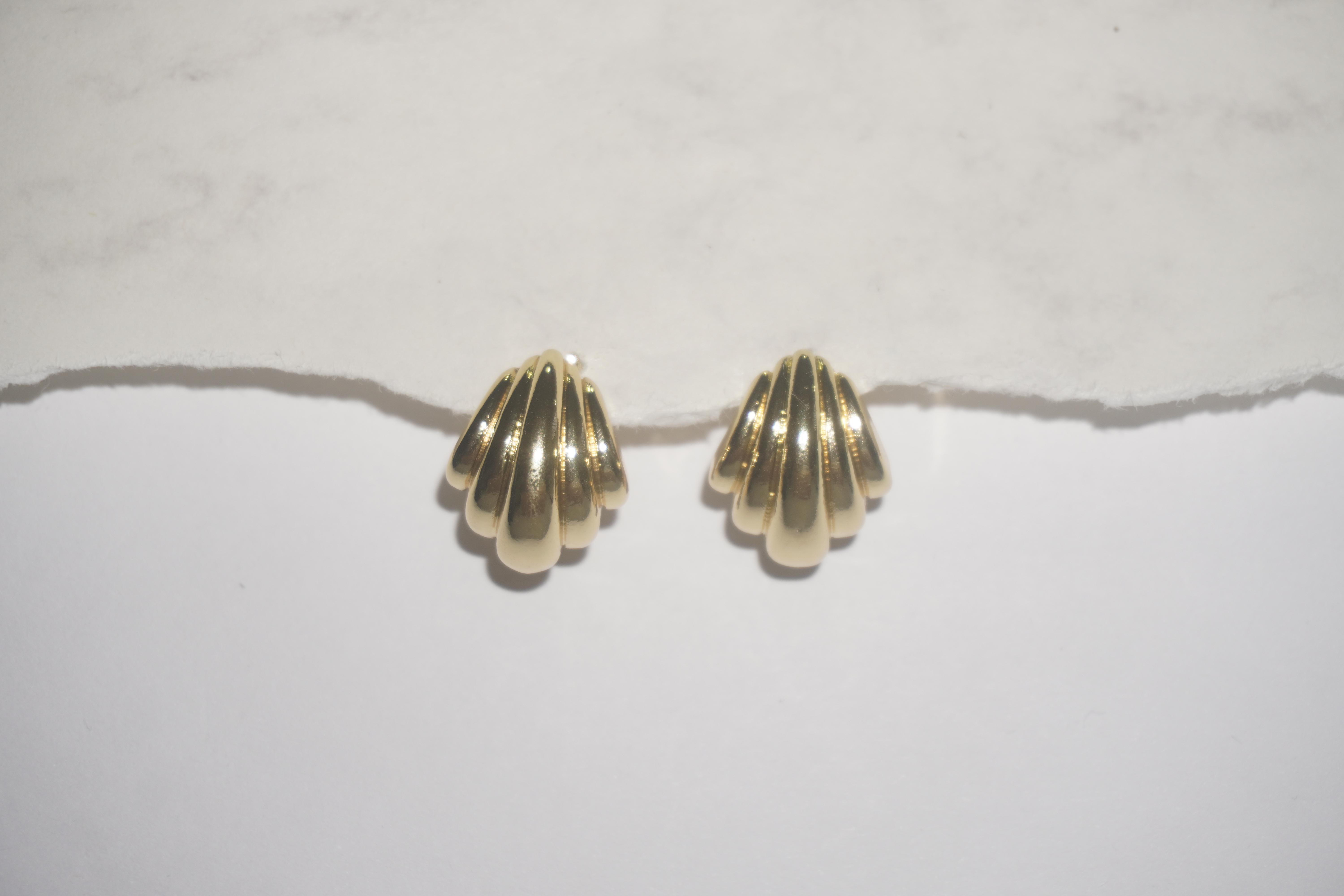 Aretes tipo oleaje suave