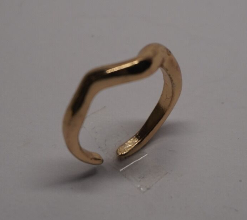 Anillo de acero inoxidable en dorado