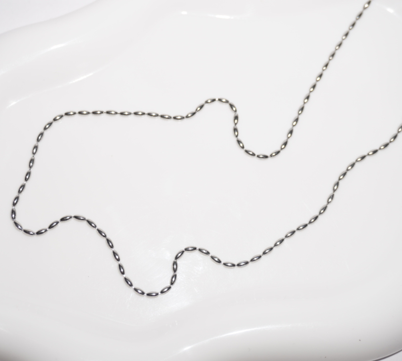 Collar de bolitas chicas en plateado