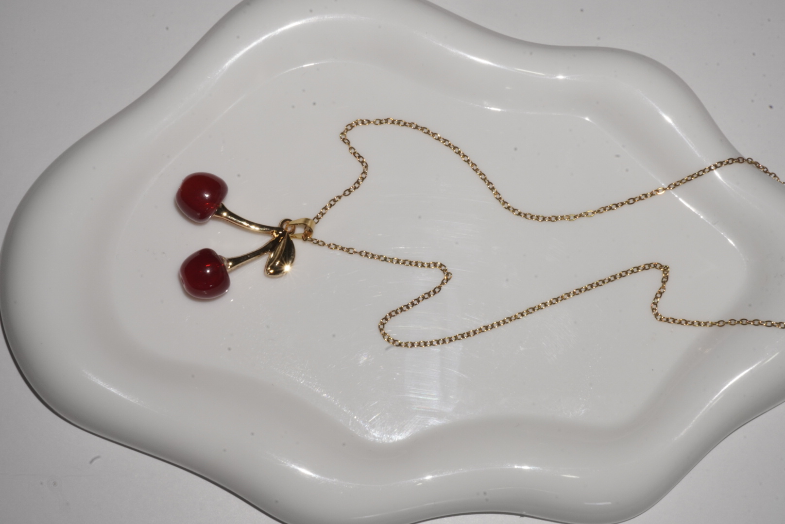 Collar de cereza colgante