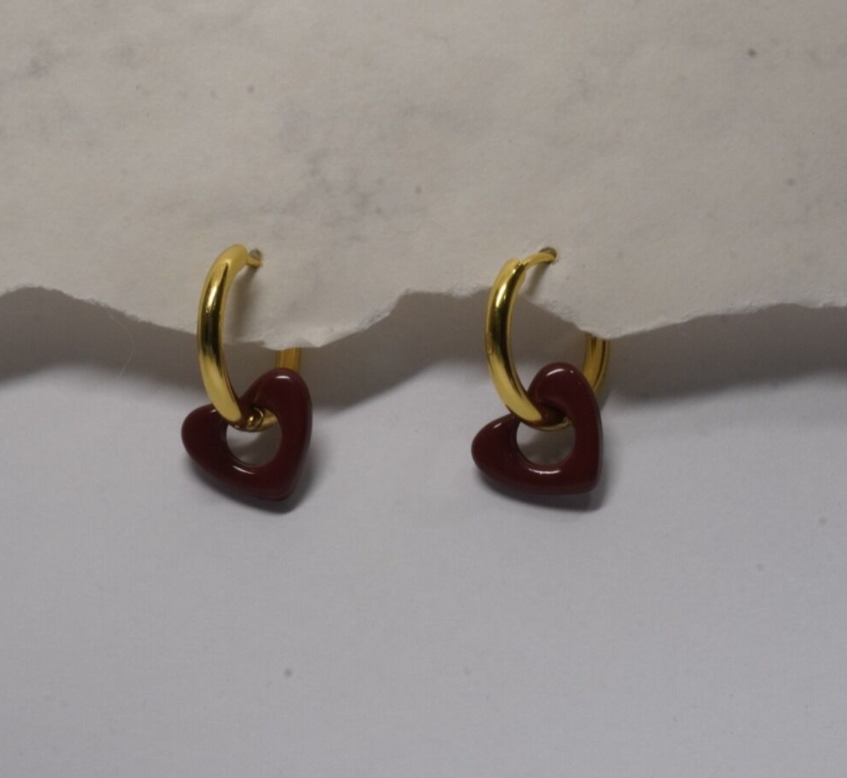 Arete Corazón Colgante Rojo