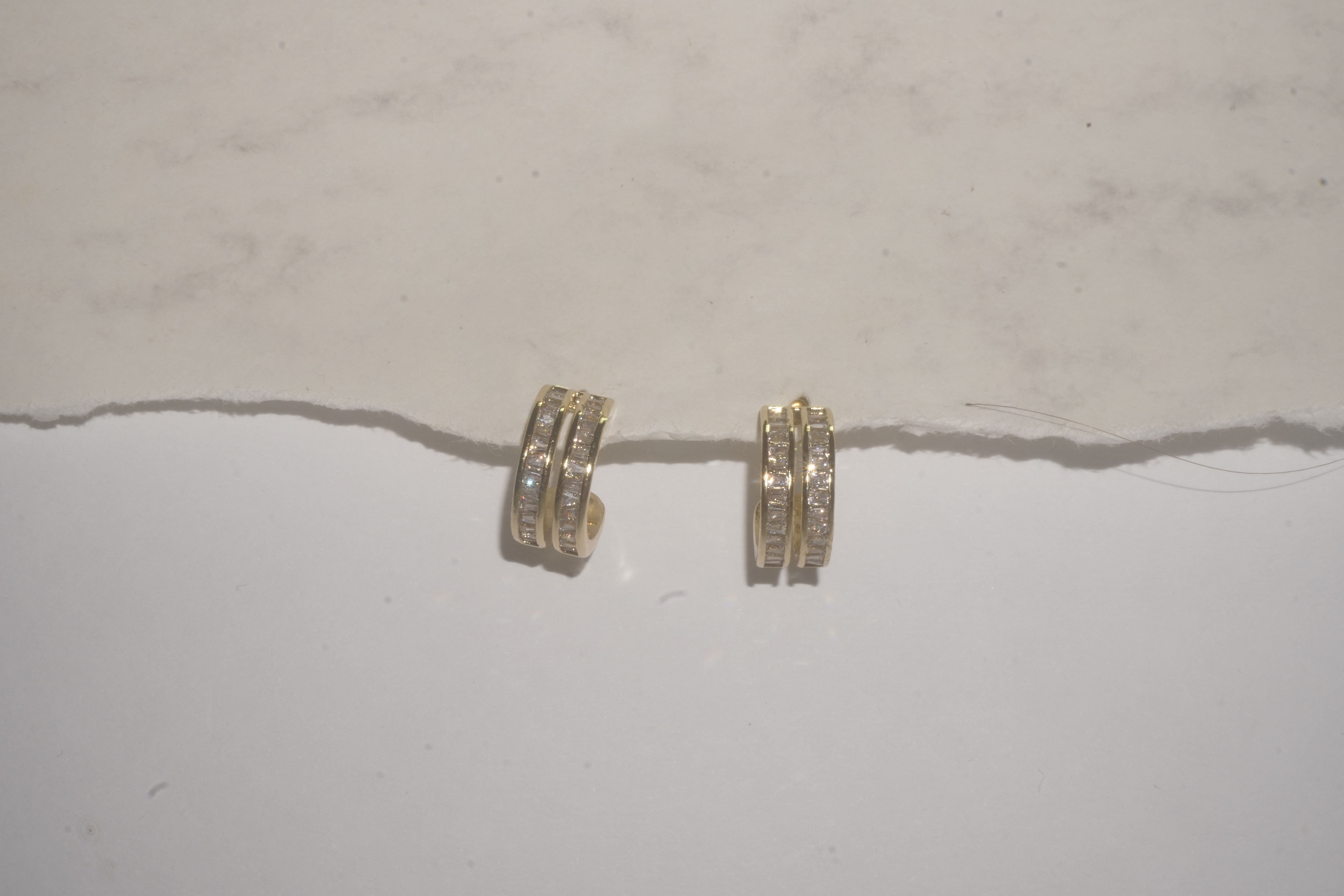 Aretes doble linea brillosa 